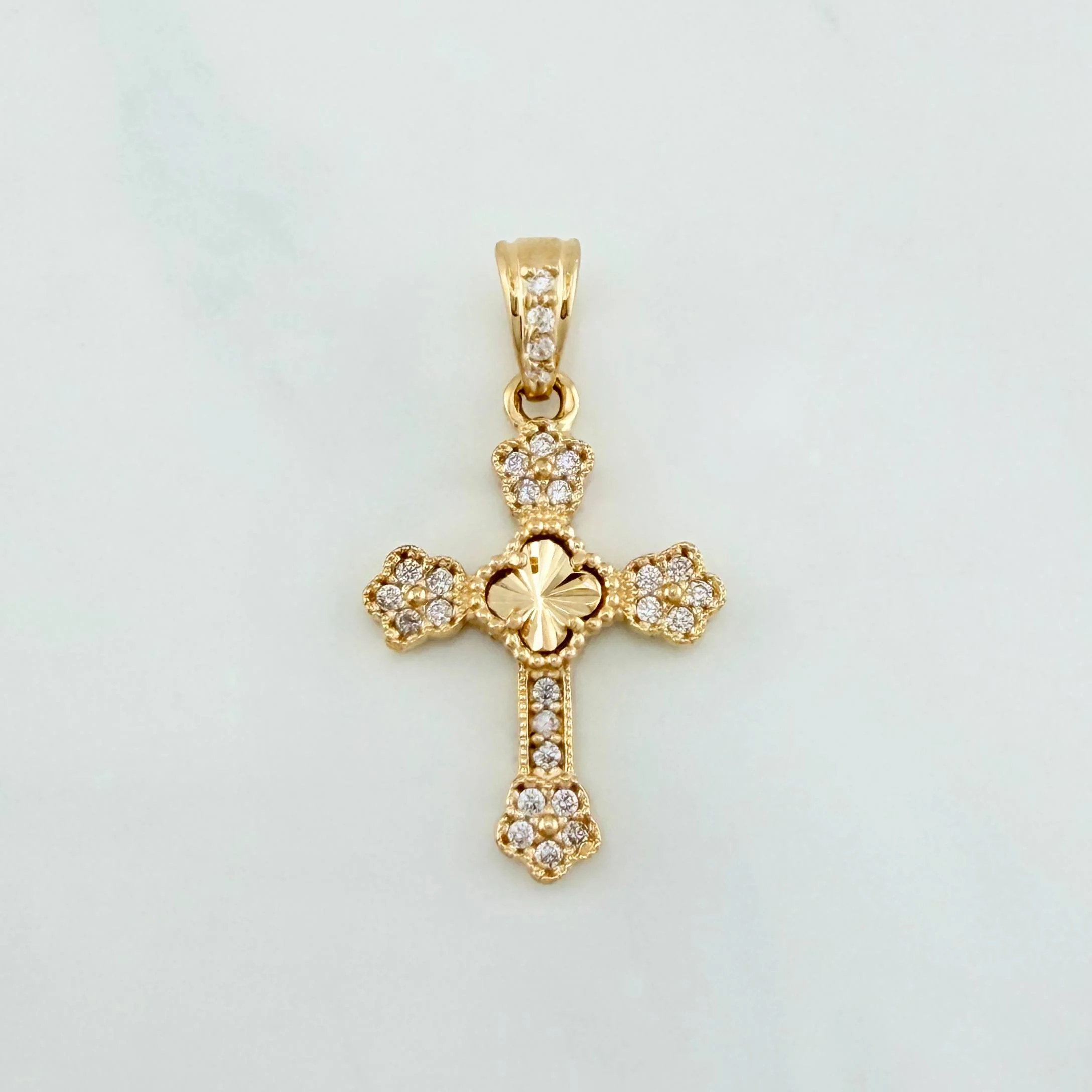 Dije Cruz Trebol 1.3 g / 1 in Oro Amarillo 18K