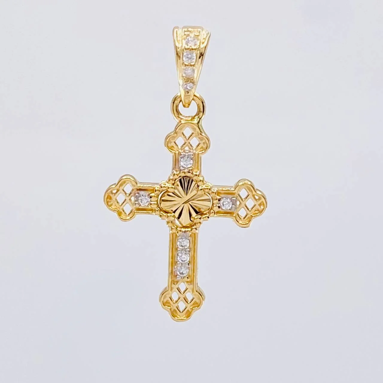 Dije Cruz Trebol Diamantado Florencial 1.2 g / 1/2 in Oro Amarillo 18K - Image 2