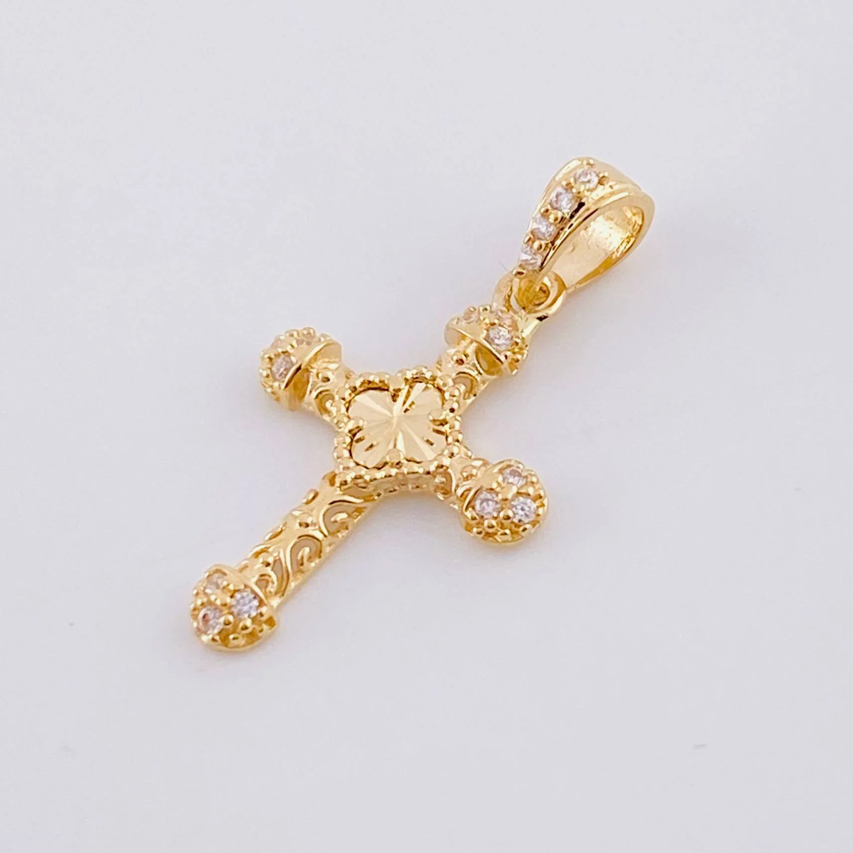 Dije Cruz Trebol Tupida 1.15 g / 1 in Oro Amarillo 18K - Image 3