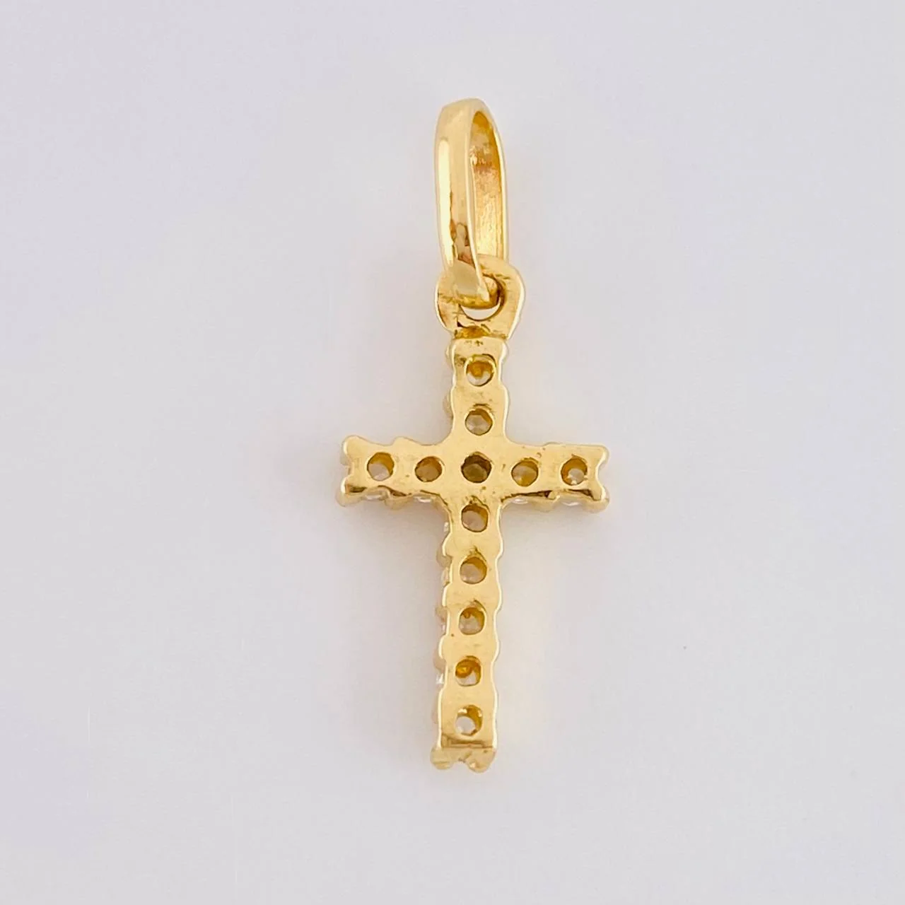 Dije Cruz Tupida 0.65g / 3/4 in Oro Amarillo 18K - Image 3