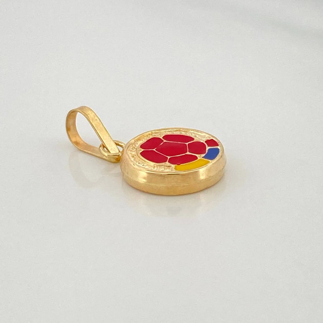 Dije Escudo Seleccion 0.65 g / 1/2 in Oro Amarillo 18K - Image 3