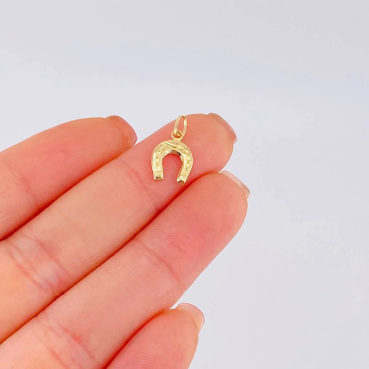 Dije Herradura 0.3 g / 1/2 in Oro Amarillo 18K - Image 4