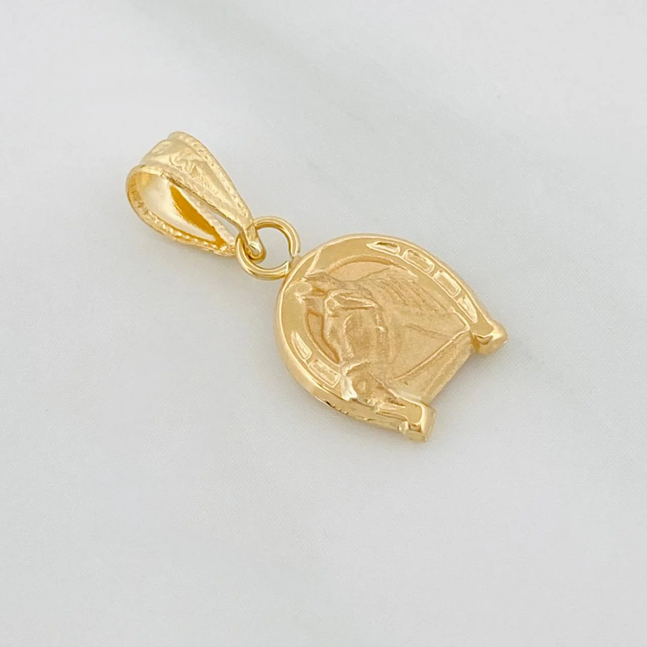 Dije Herradura Caballo 0.6gr / 3/4 in / Oro Amarillo 18K & - Image 2