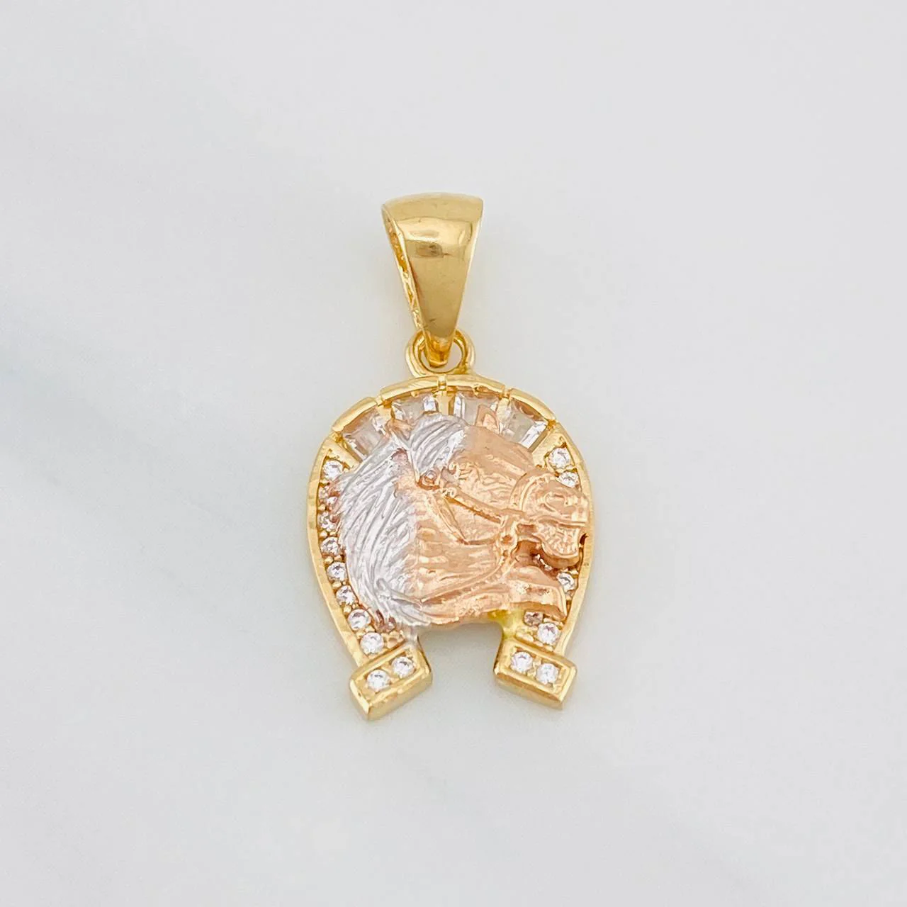 Dije Herradura Caballo 2.4g / 1 in Tres Oros 18K