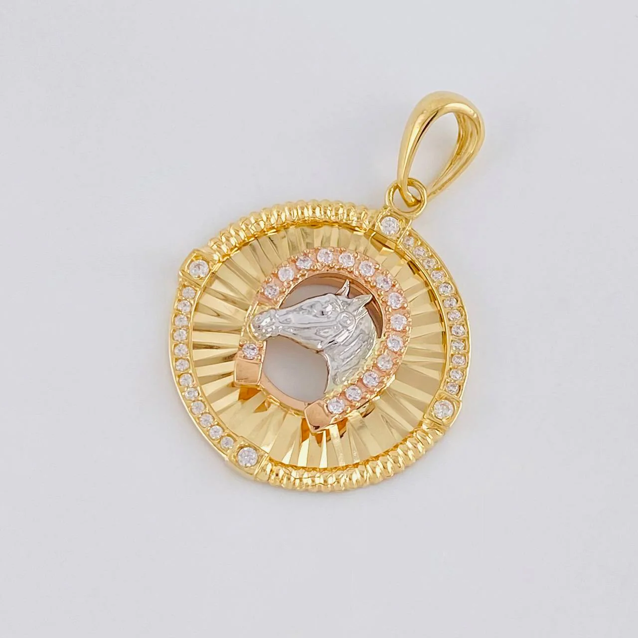 Dije Herradura Caballo 4.9 g / 1 3/4 in Tres Oros 18K - Image 4