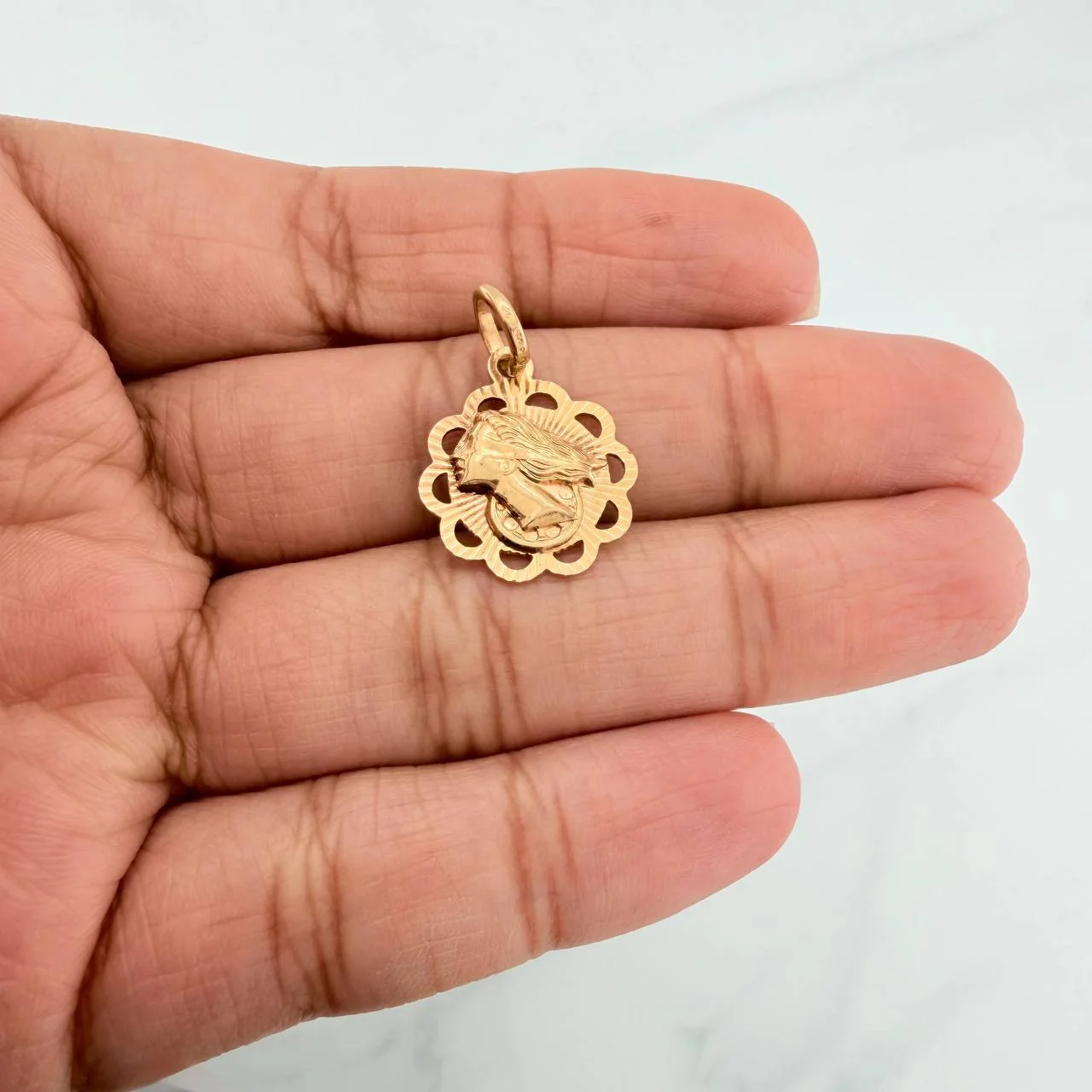 Dije Lady Justicia 1.8 g / 1 in Oro Amarillo 18K - Image 4