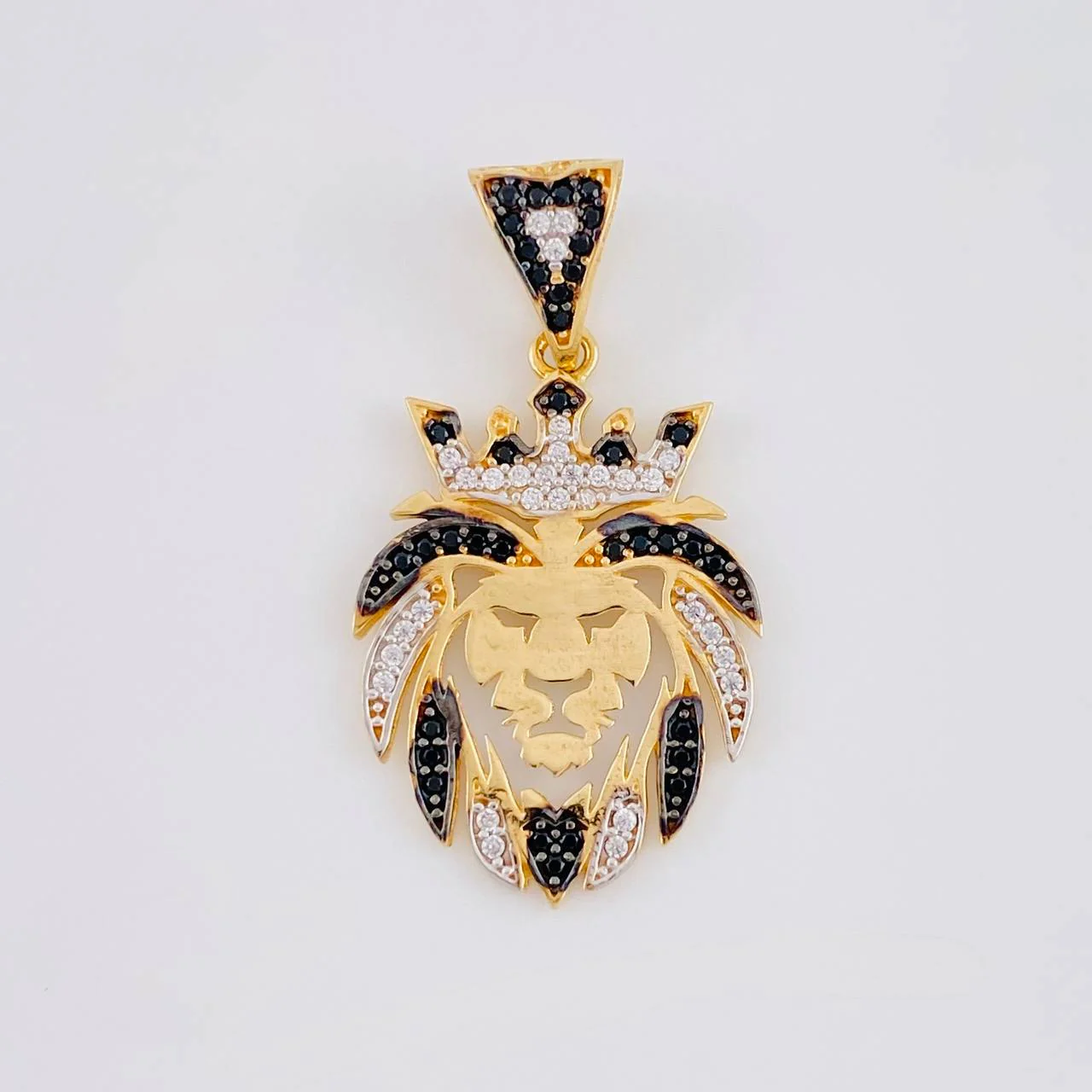 Dije León 3.1 g / 1 1/4 in Dos Oros Amarillo Blanco 18K