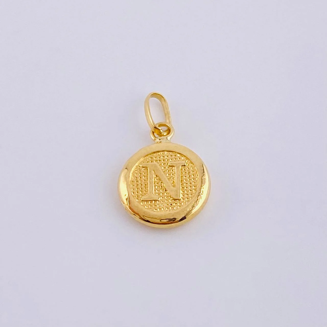 Dije Letra N 0.4 g / 3/4 in Oro Amarillo 18K