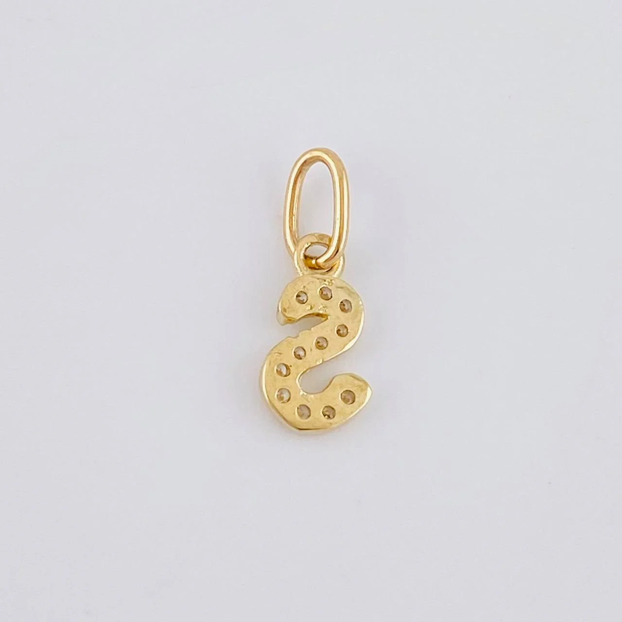 Dije Letra S Cursiva 0.55 g / 1 in Oro Amarillo 18K - Image 2