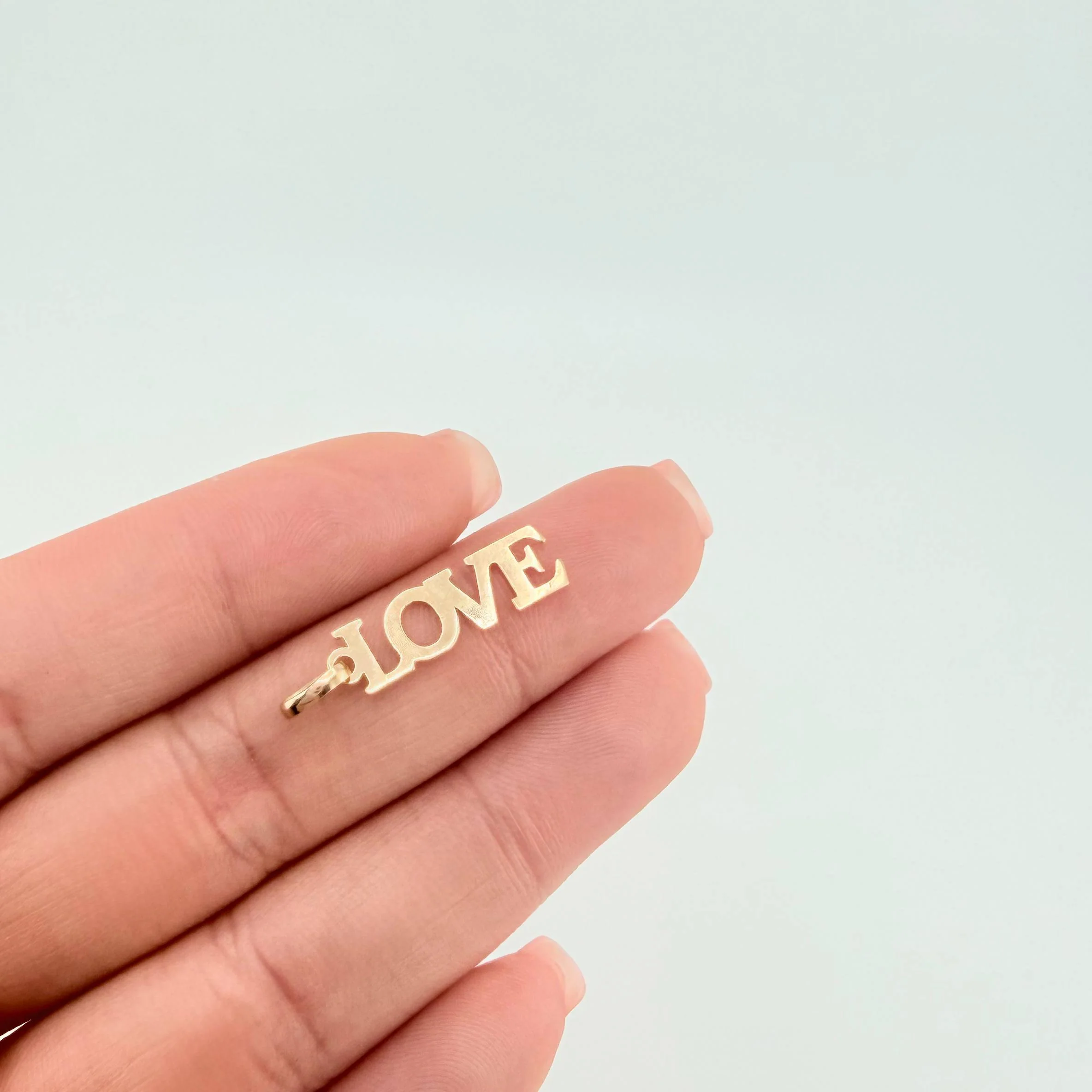 Dije Love 0.6gr / 1 in / Oro Amarillo 18K * - Image 4