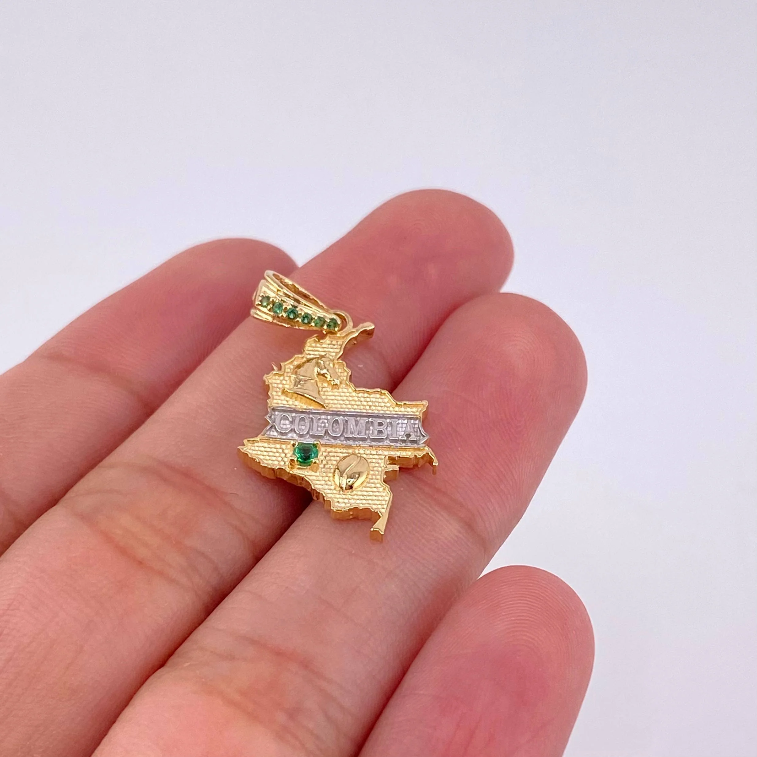 Dije Mapa de Colombia 2.3g / 1 1/4 in Dos Oros Amarillo Blanco 18K - Image 4