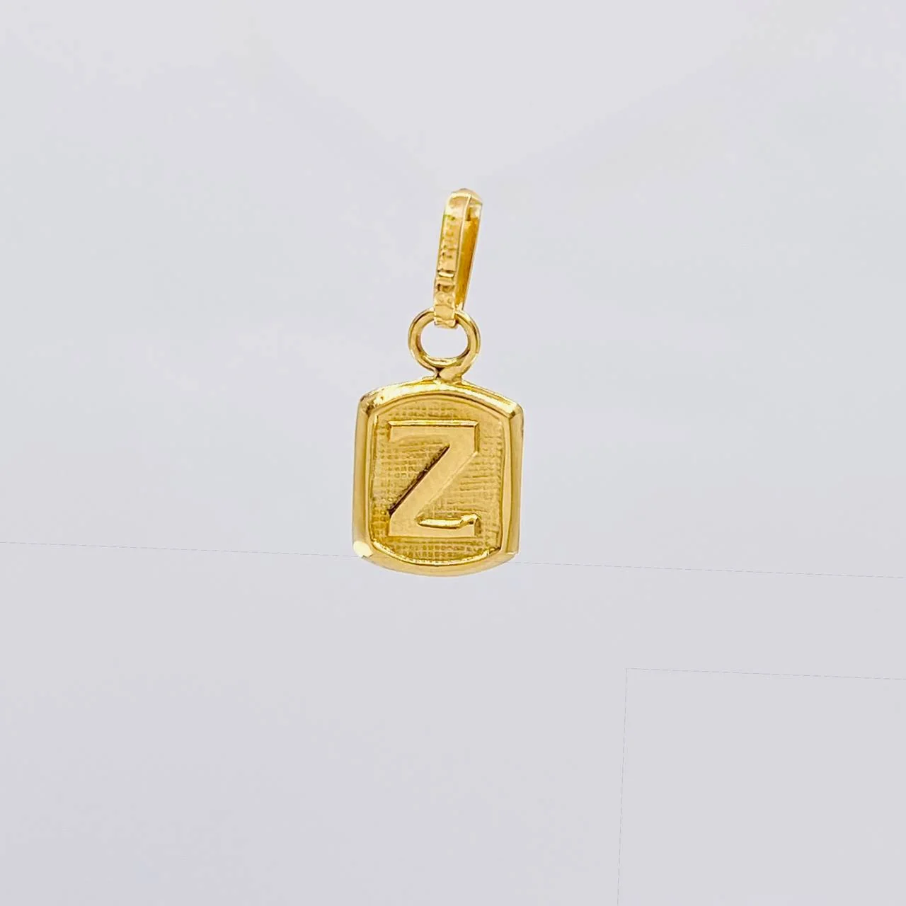 Dije Marco Letra Z 0.35 g / 1/2 in Oro Amarillo 18K - Image 2