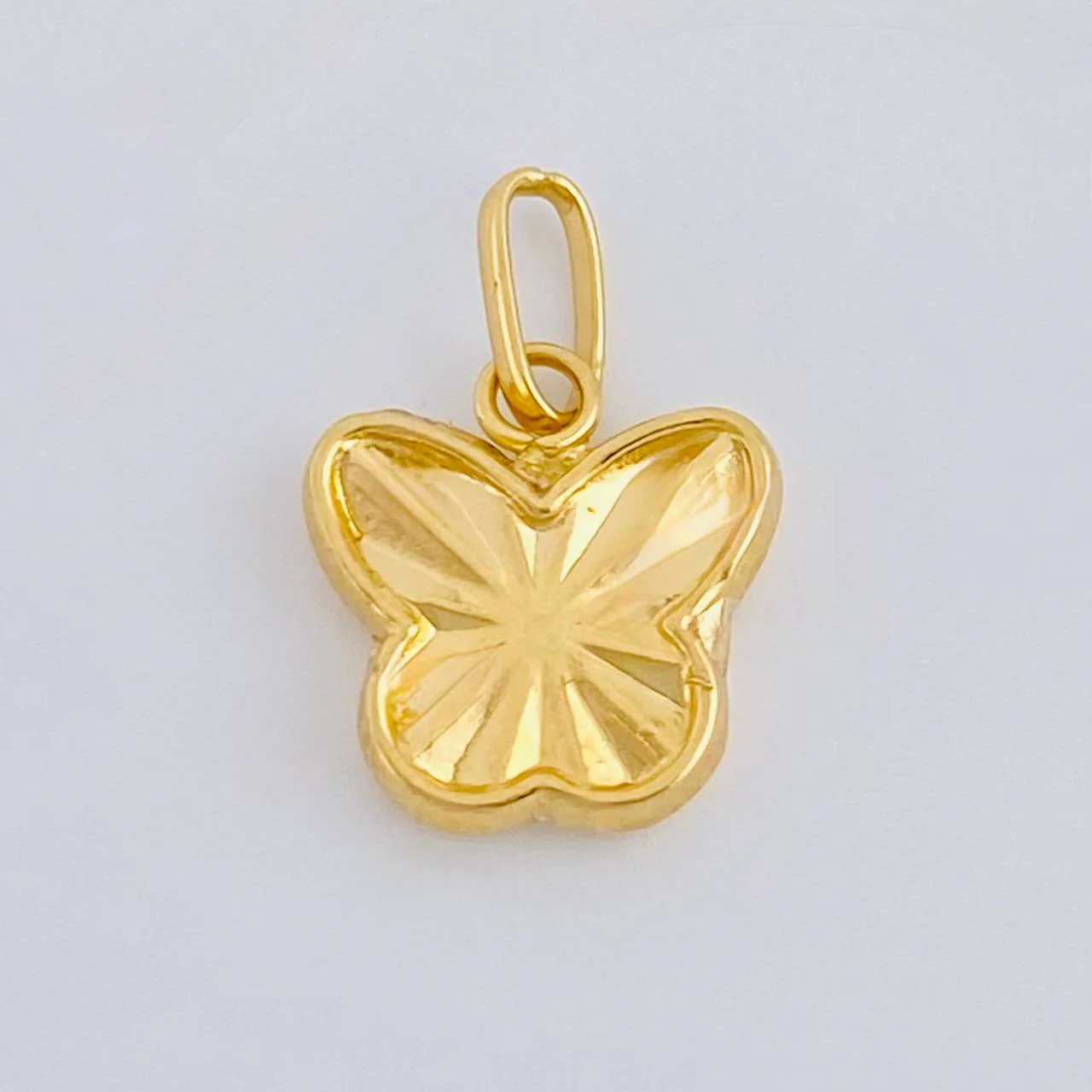 Dije Mariposa 0.65 g / 3/4 in Oro Amarillo 18K
