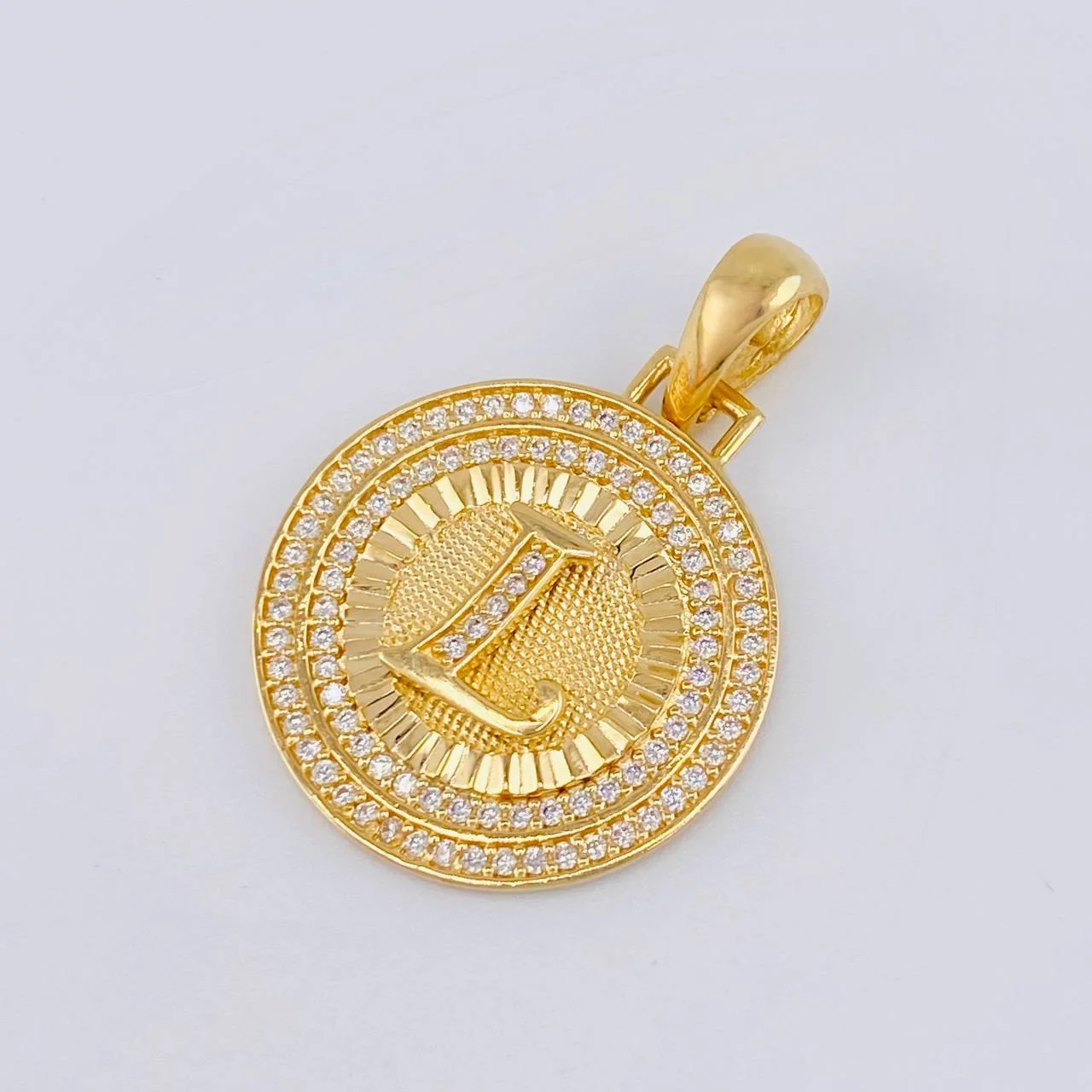 Dije Medalla Letra L 4.35 g / 1 1/4 in Oro Amarillo 18K ! - Image 3