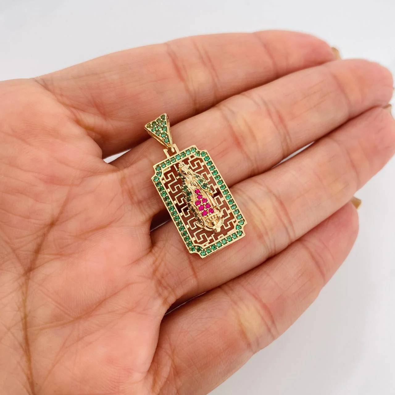 Dije Medalla Virgen Guadalupe 3.4g / 1 1/4 in Oro Amarillo 18K - Image 4
