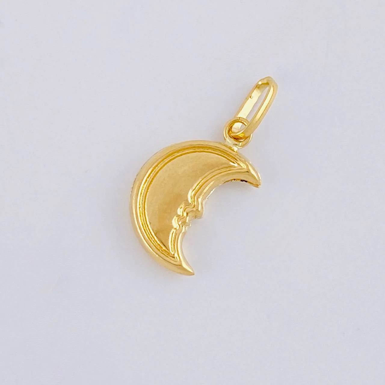 Dije Media Luna 0.55g / 3/4 in Oro Amarillo 18K - Image 3