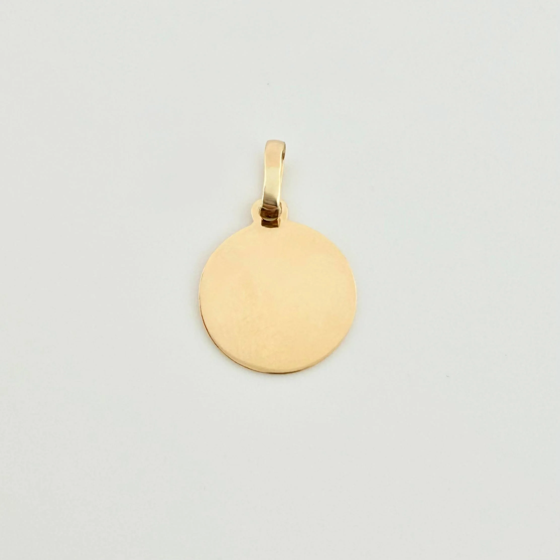 Dije Placa Circular 0.5gr / 3/4 in / Oro Amarillo 18K *