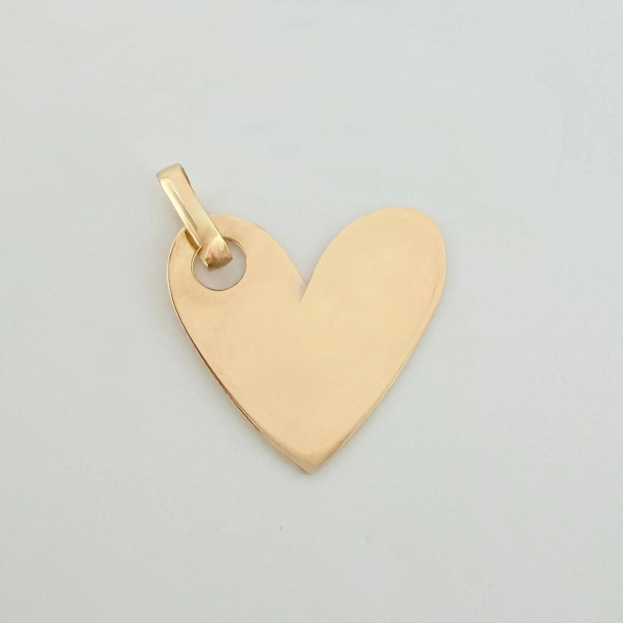 Dije Placa Corazón 0.6 g / 1/2 in Oro Amarillo 18K
