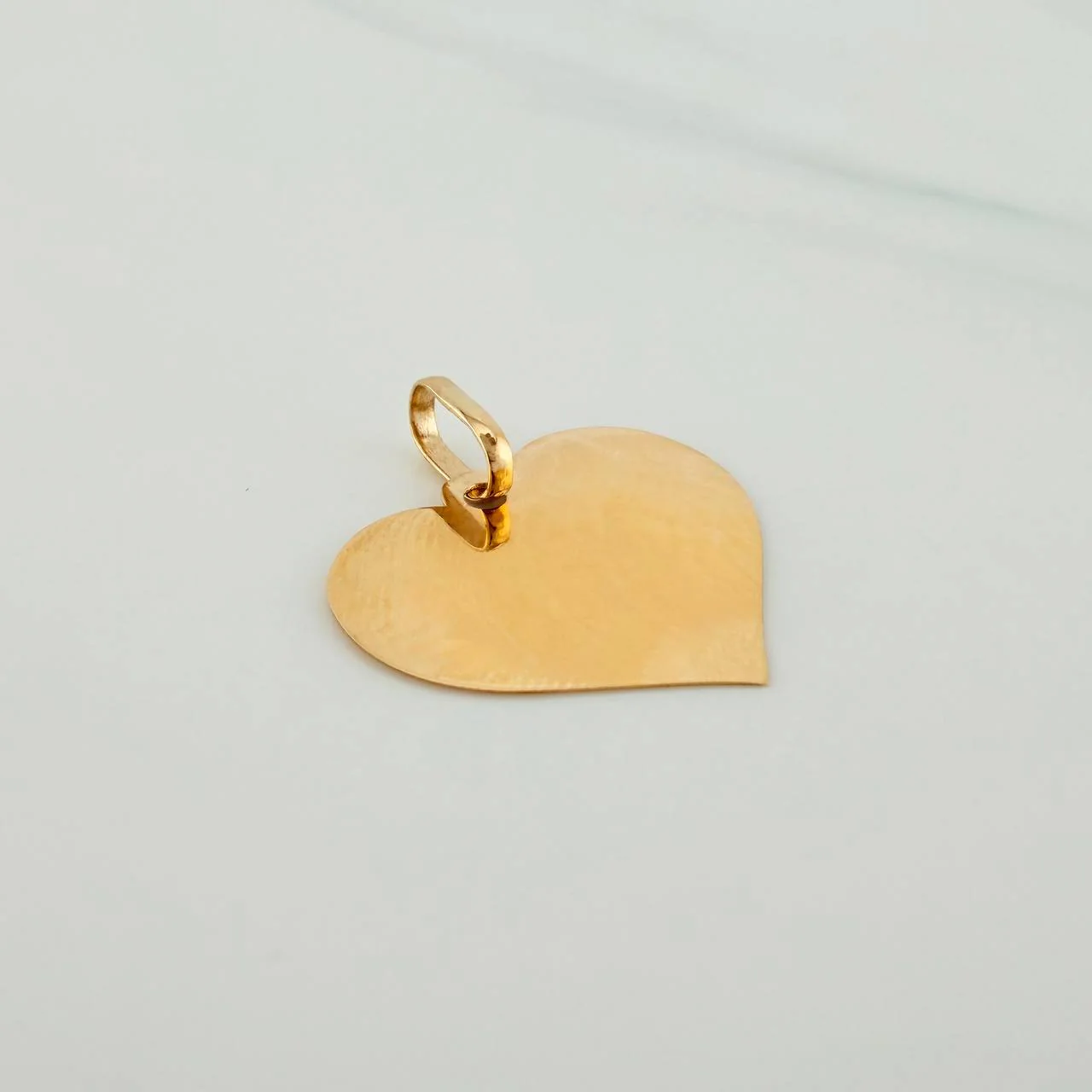 Dije Placa Corazón 1.15gr / 1 in / Oro Amarillo 18K % - Image 3