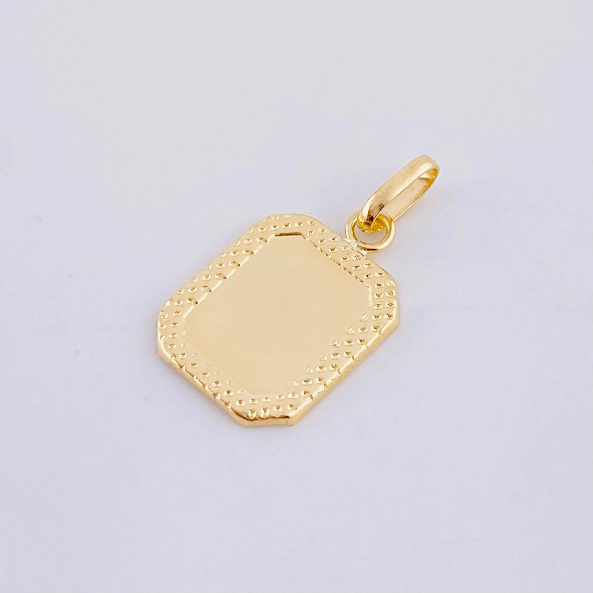 Dije Placa Marco Bordeado 0.55 g / 3/4 in Oro Amarillo 18K - Image 3