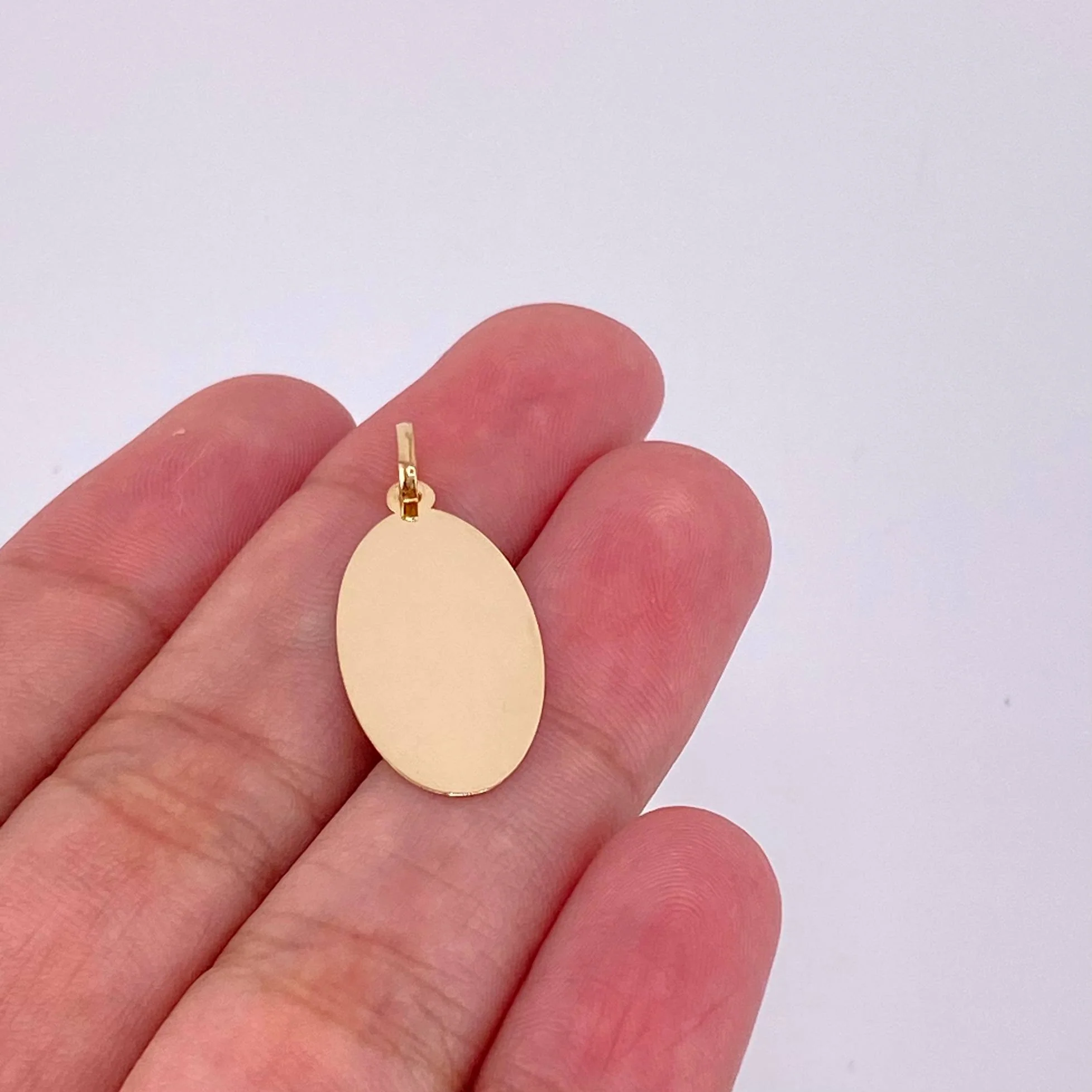 Dije Placa Ovalada 0.9g / 1 1/4 in Oro Amarillo 18K - Image 4