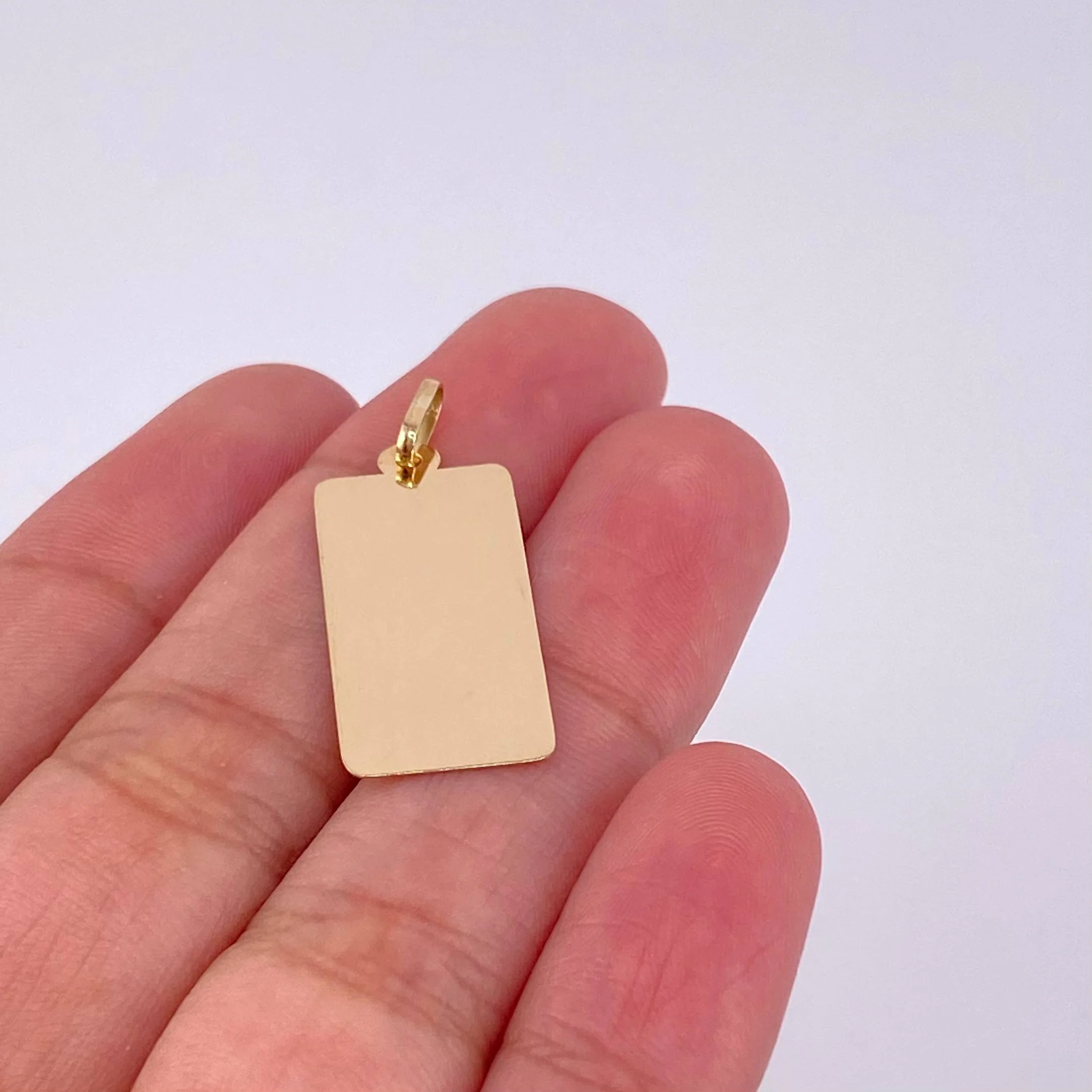 Dije Placa Rectangular 1.05g / 1 1/4 in Oro Amarillo 18K - Image 4