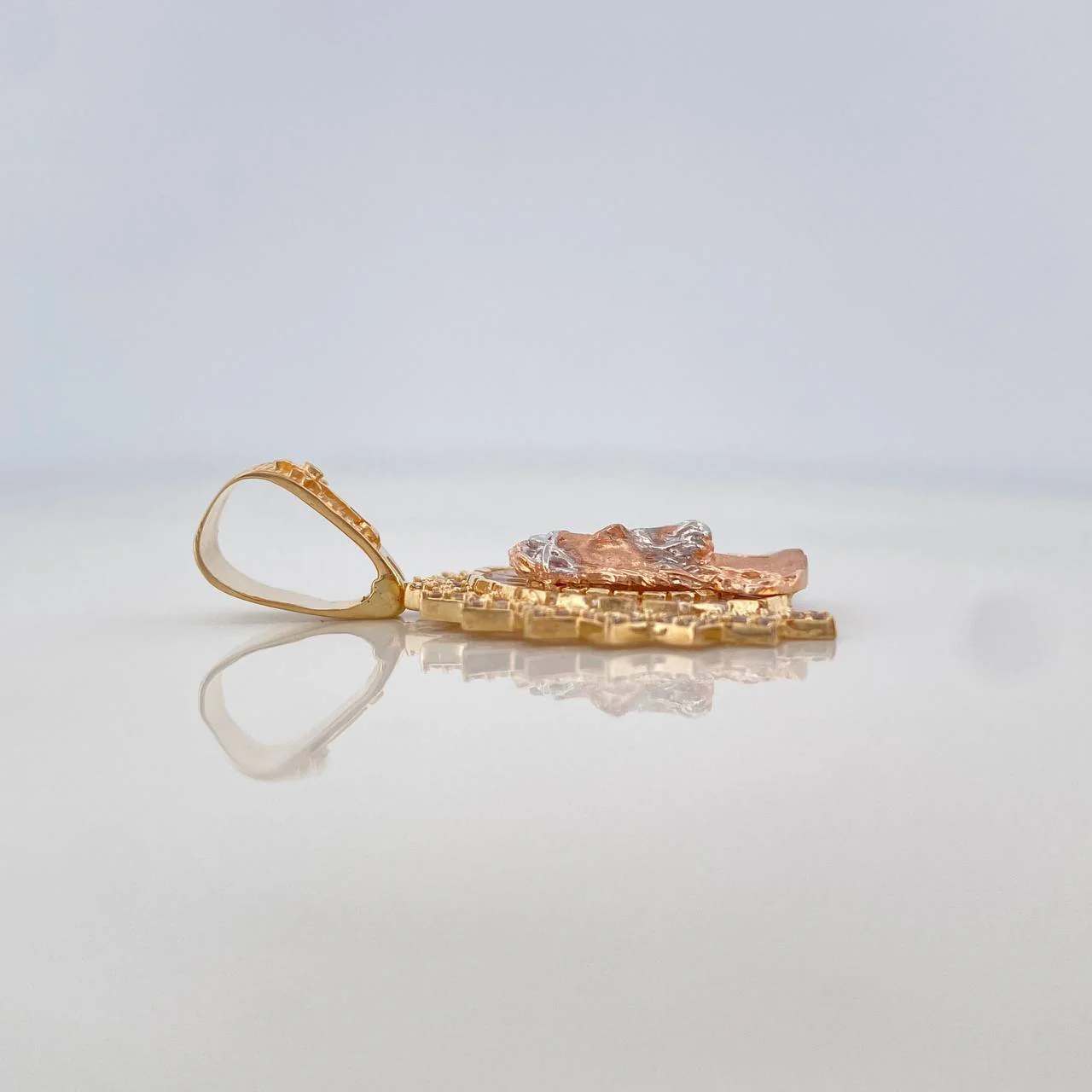 Dije Rostro Cristo 7.6 g / 1 1/2 in Tres Oros 18K - Image 3
