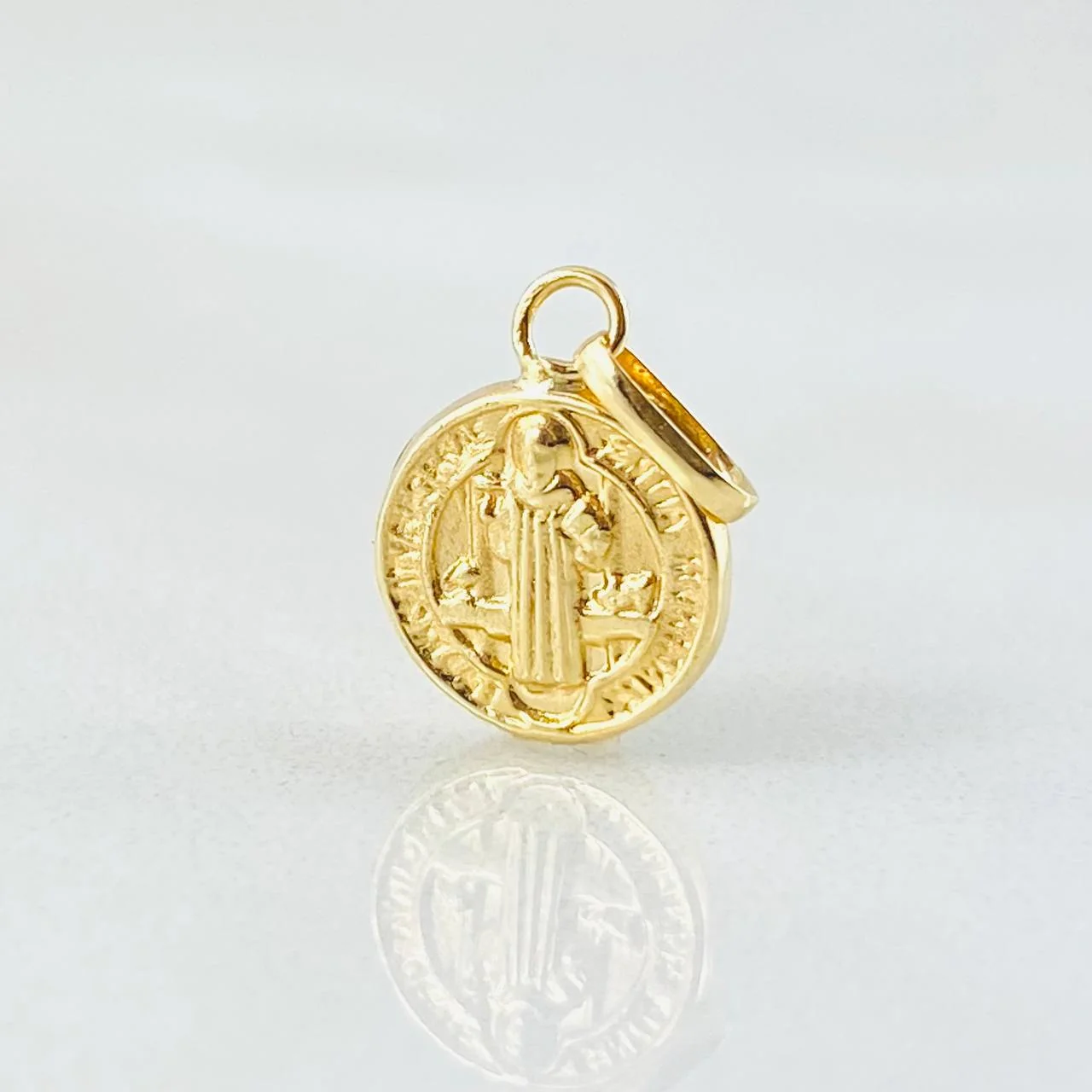 Dije San Benito 0.35 g / 1/2 in Oro Amarillo 18K - Image 3