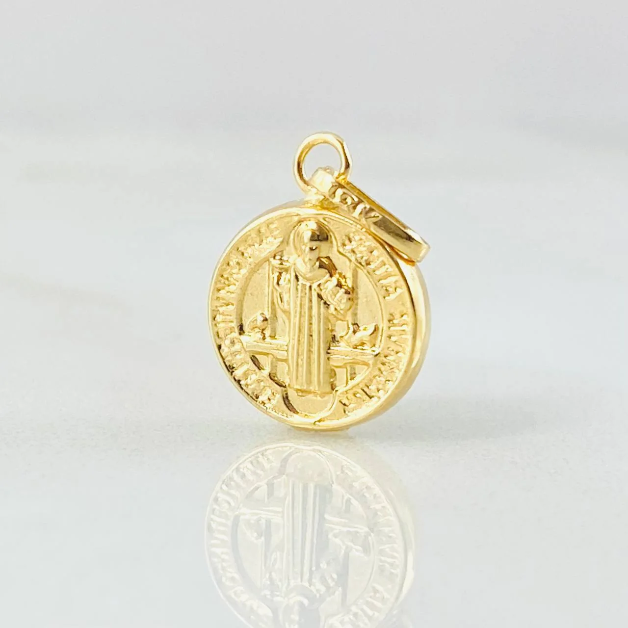 Dije San Benito 0.5 g / 3/4 in Oro Amarillo 18K