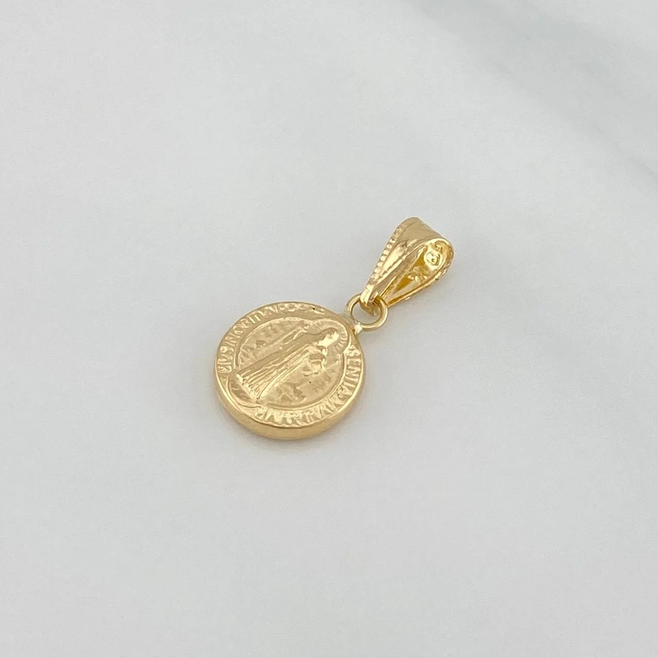 Dije San Benito 0.7 g / 3/4 in Oro Amarillo 18K - Image 2