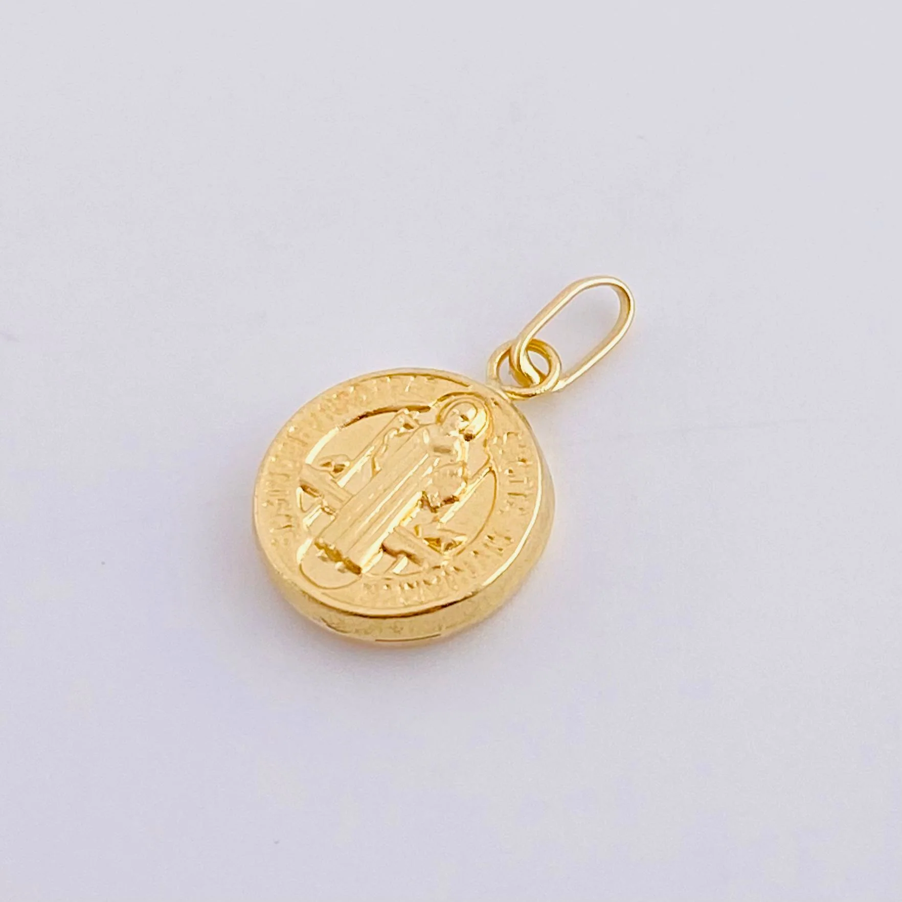 Dije San Benito 0.9g / 3/4 in Oro Amarillo 18K - Image 3