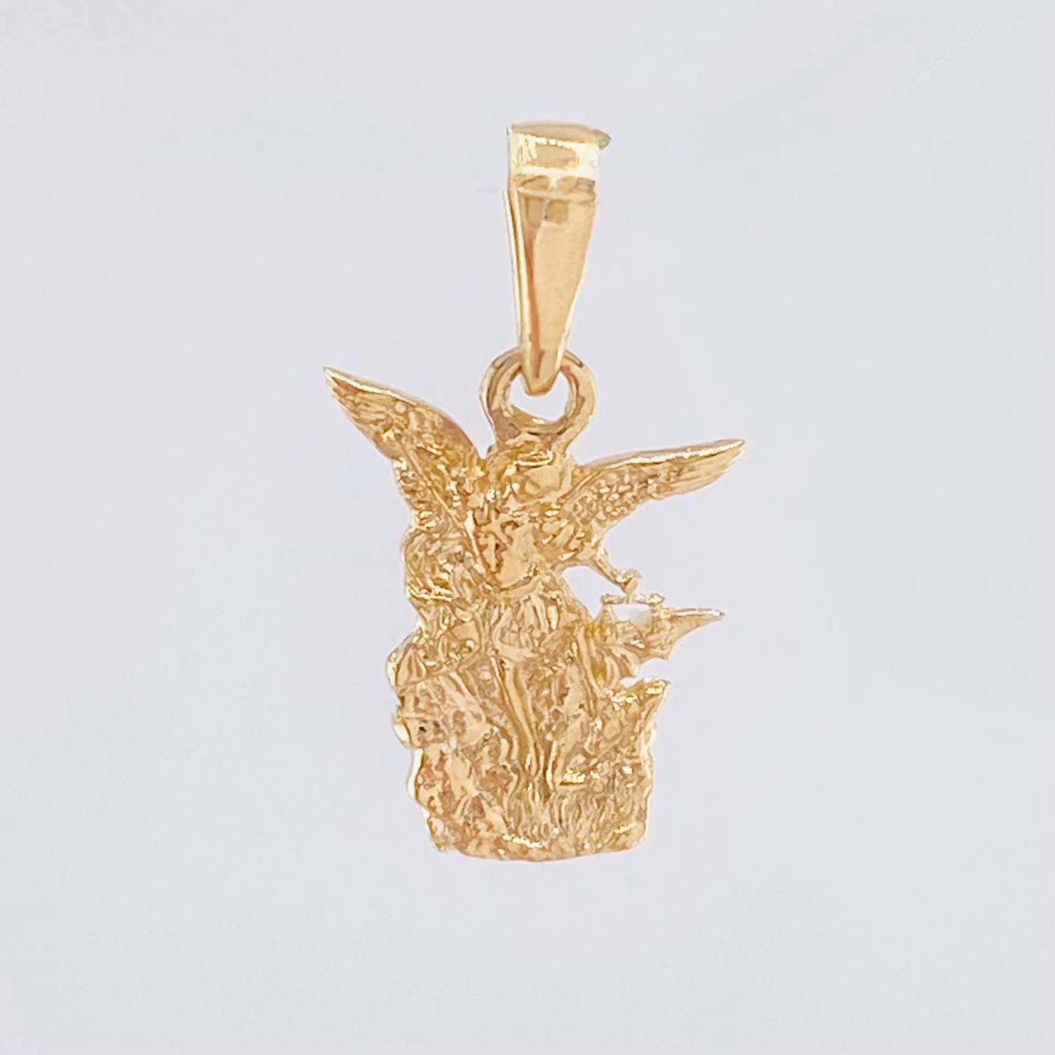 Dije San Miguel 0.8gr / 3/4 in / Oro Amarillo 18K - Image 4