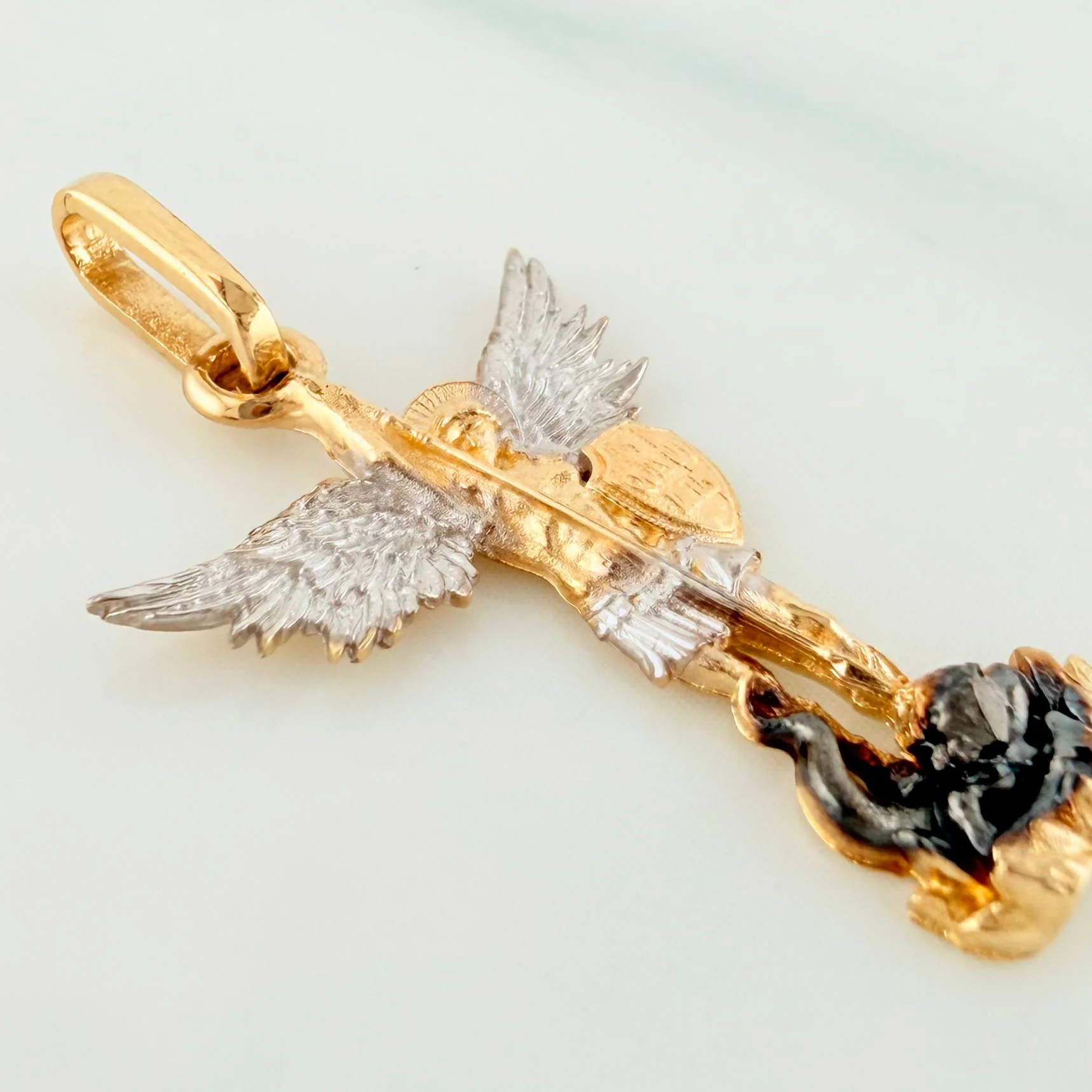 Dije San Miguel Arcangel 1 g / 1 in Tres Oros 18K - Image 3