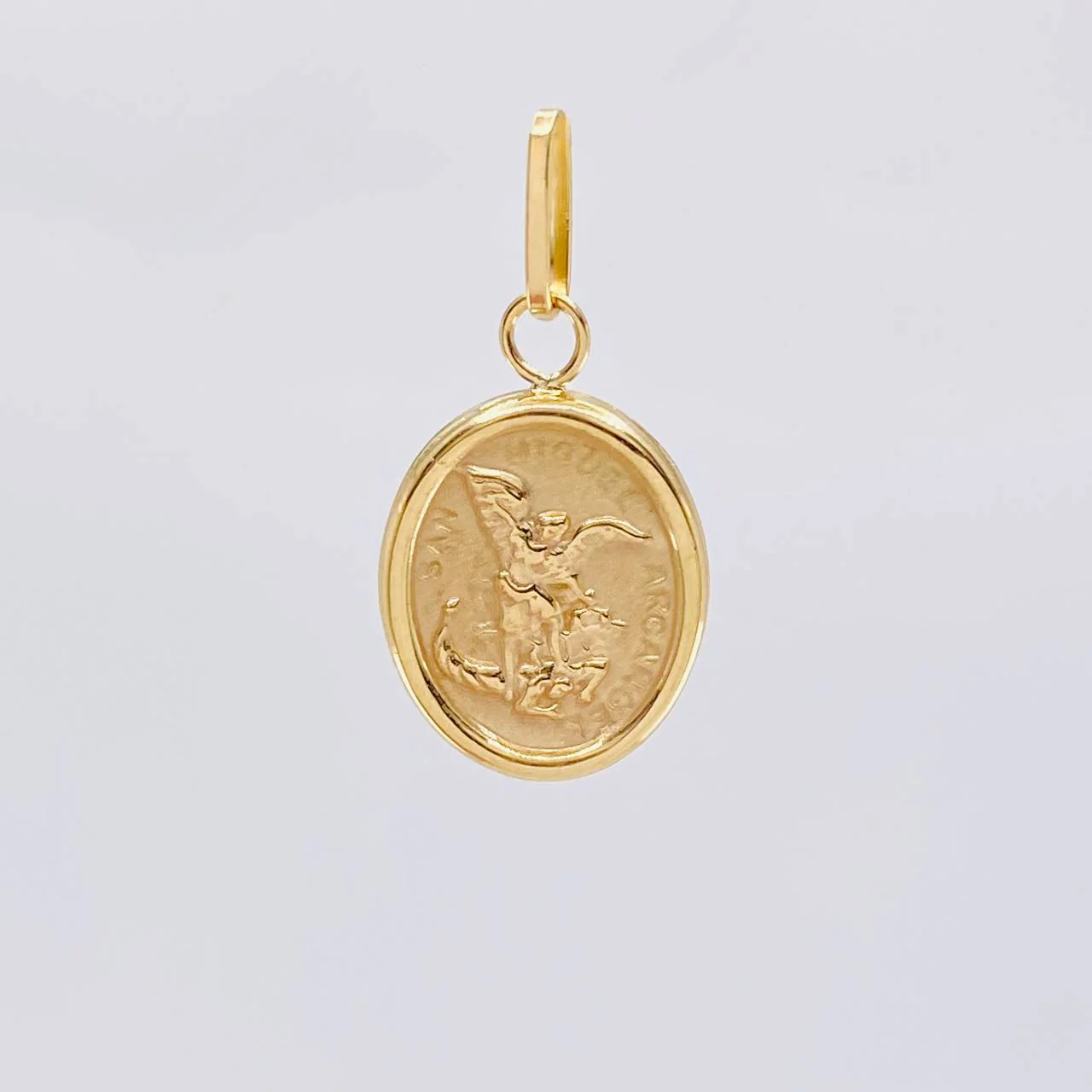 Dije San Miguel Mate 0.7 g / 3/4 in Oro Amarillo 18K - Image 2