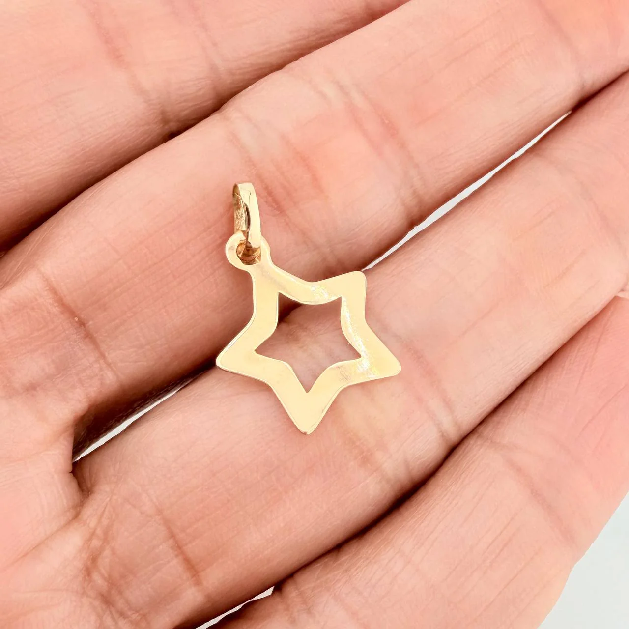 Dije Silueta Estrella 0.45gr / 3/4 in / Oro Amarillo 18K % - Image 4