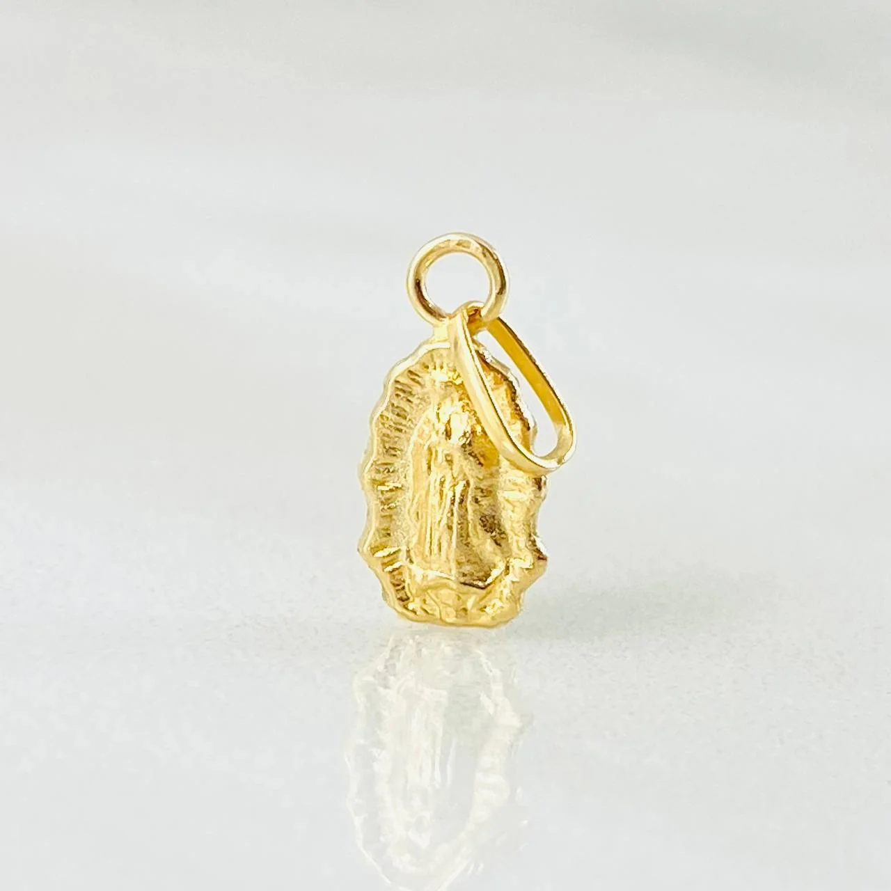 Dije Silueta Virgen Guadalupe 0.2g / 1/2 in Oro Amarillo 18K