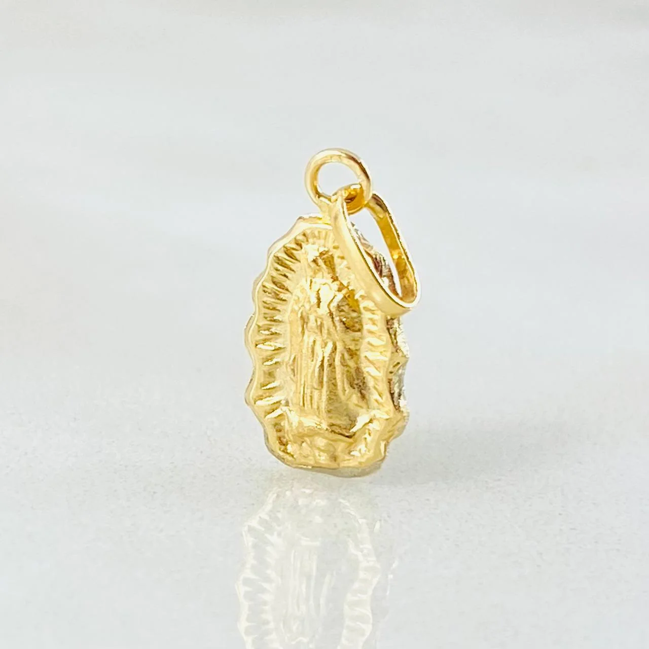 Dije Silueta Virgen Guadalupe 0.55g / 3/4 in Oro Amarillo 18K