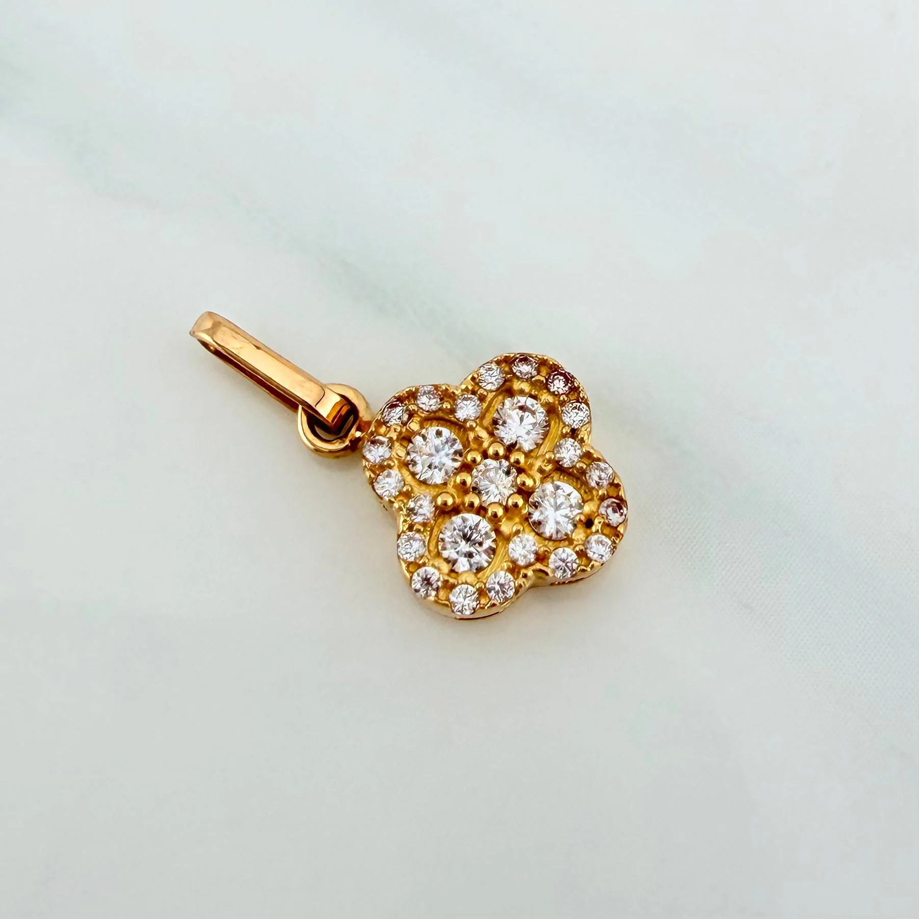 Dije Trebol 1.15 g / 3/4 in Oro Amarillo 18K - Image 2