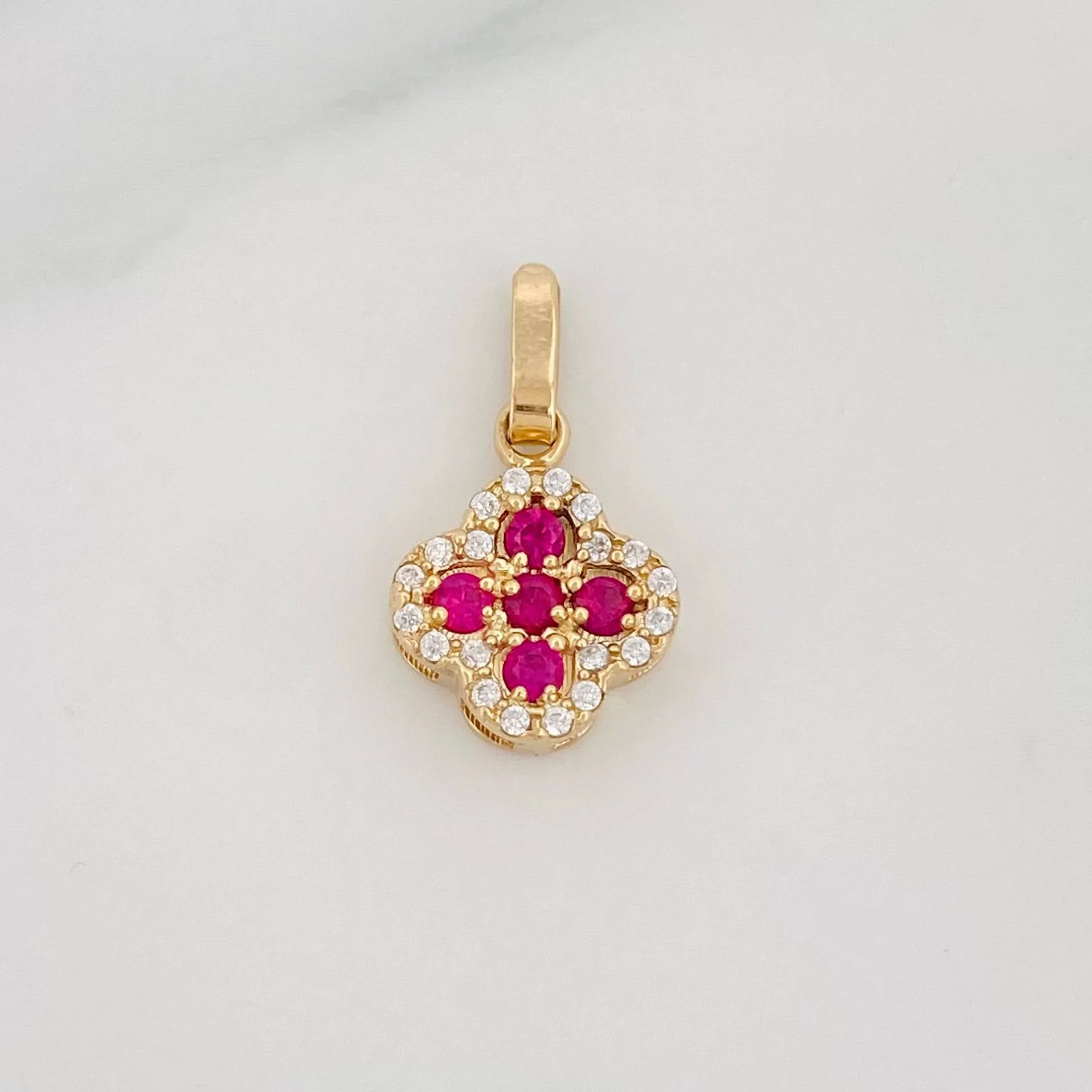 Dije Trebol 1.15 g / 3/4 in Oro Amarillo 18K