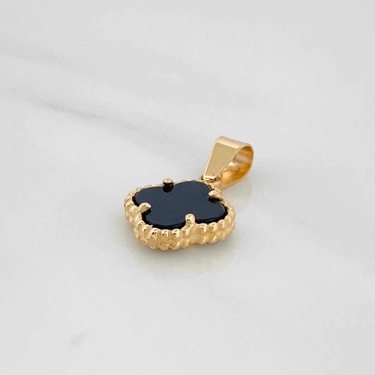 Dije Trébol 1.55 g / 3/4 in Oro Amarillo 18K - Image 2