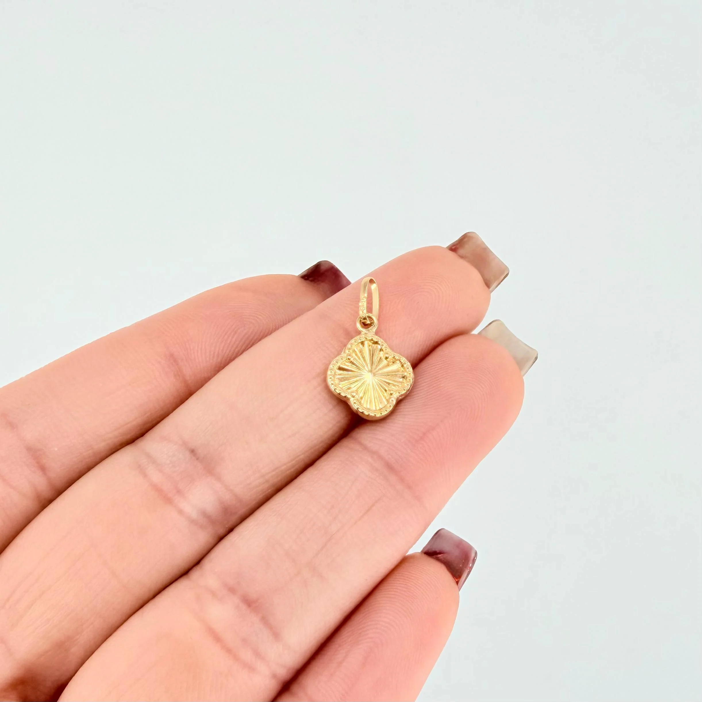 Dije Trebol Dorado 0.55gr / 3/4 in / Oro Amarillo 18K * - Image 4