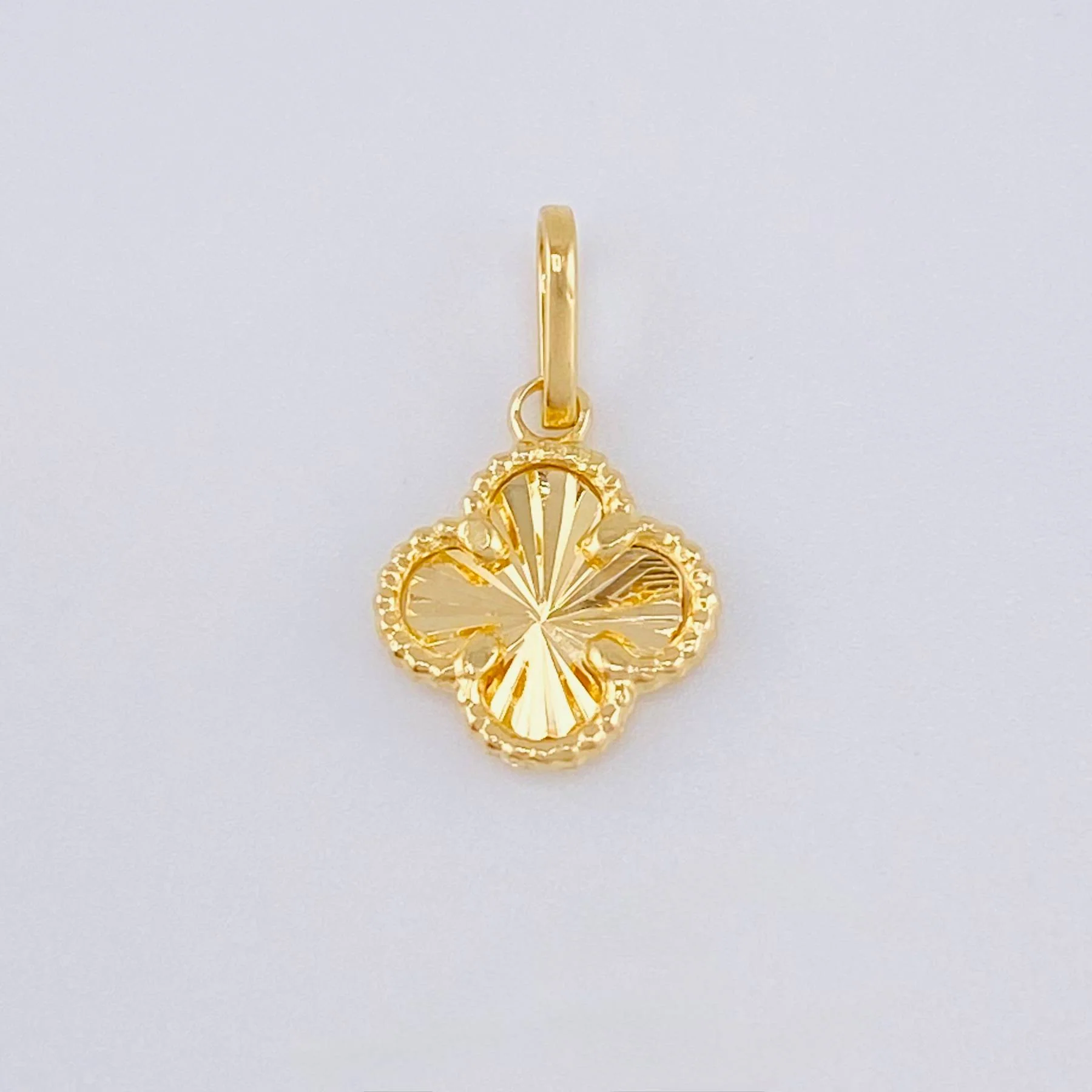 Dije Trebol Dorado 0.75 g / 3/4 in Oro Amarillo 18K - Image 5