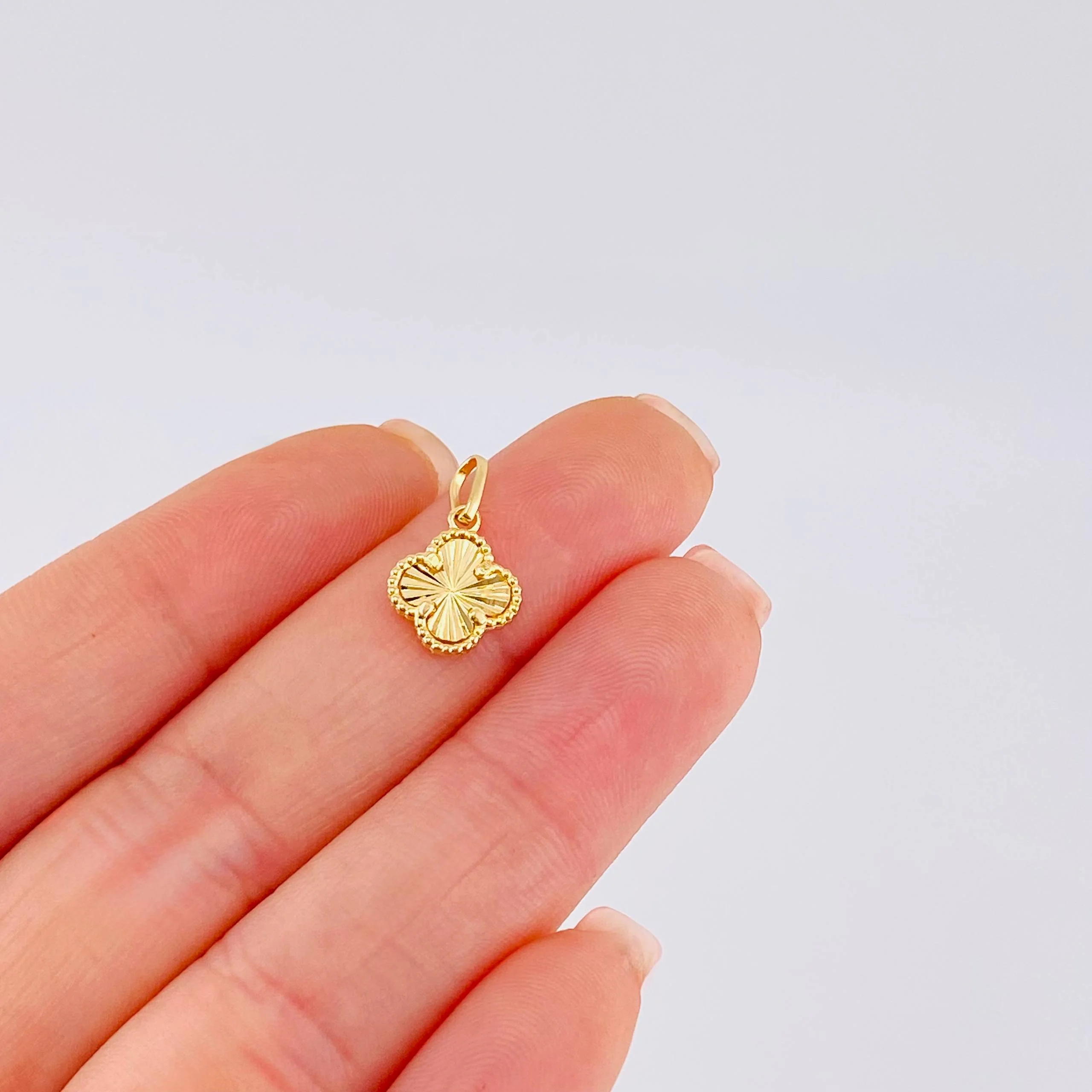 Dije Trebol Dorado 0.75 g / 3/4 in Oro Amarillo 18K - Image 6