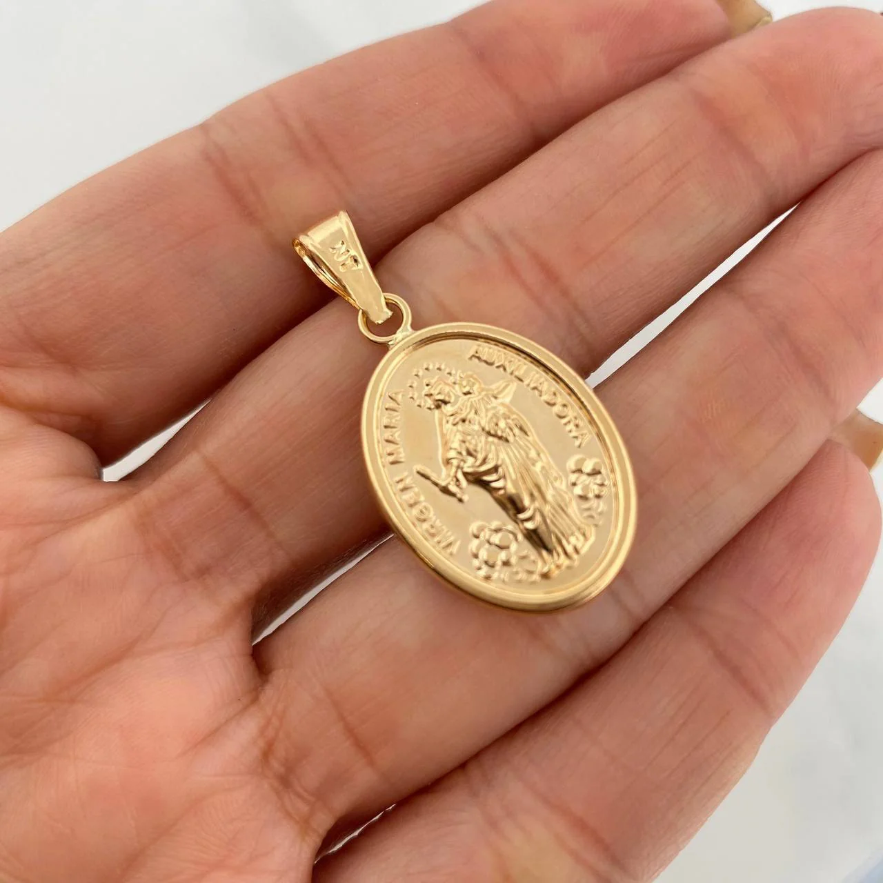 Dije Virgen Auxiliadora 2.3g / 1 1/2 in Oro Amarillo 18K - Image 4