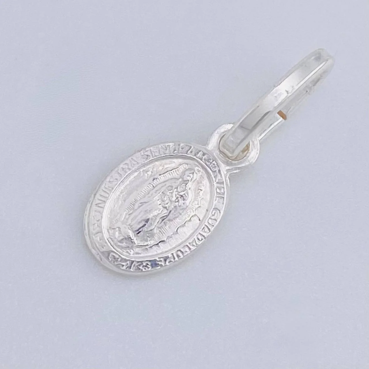 Dije Virgen Guadalupe 0.55 g / 1/2 in Plata 925 - Image 4
