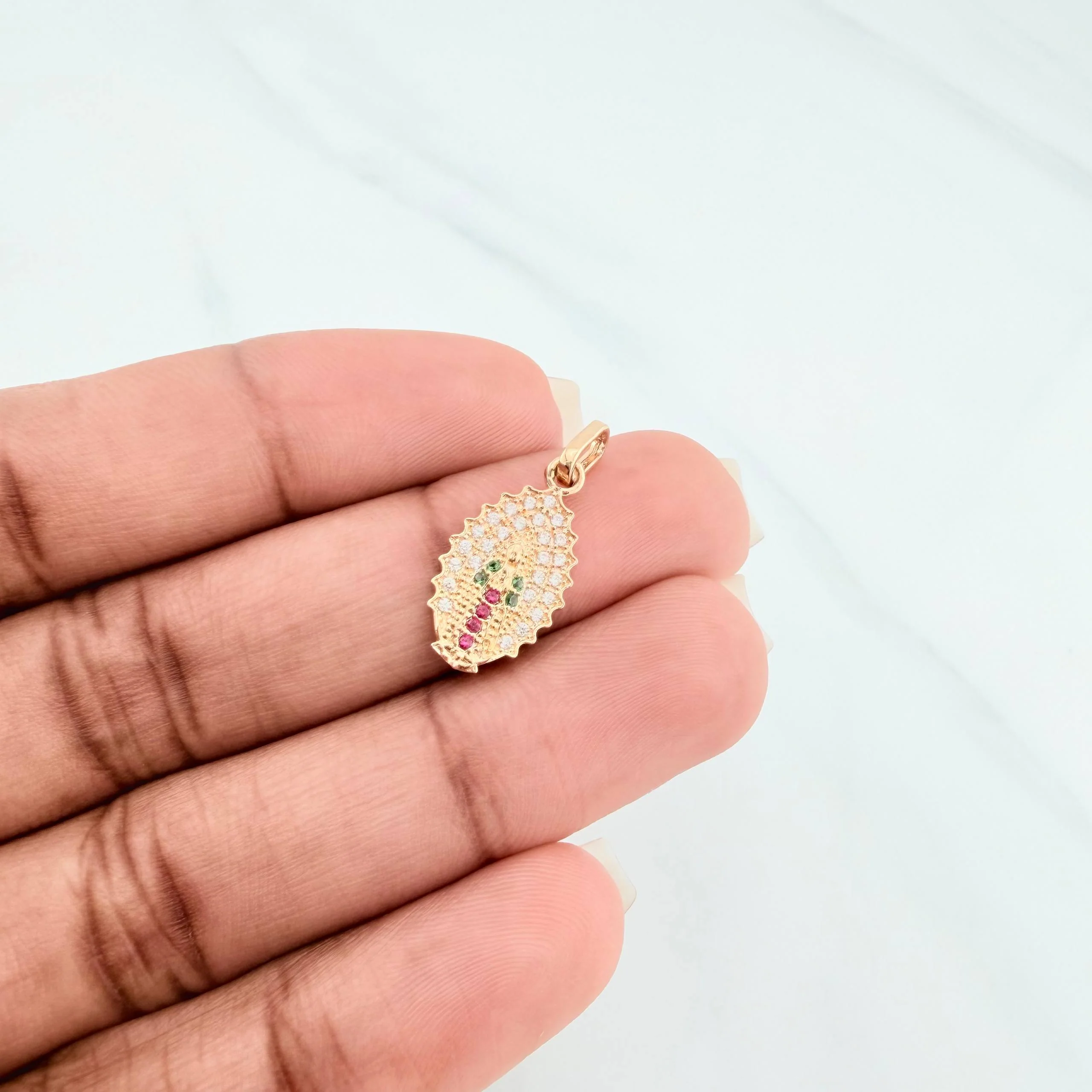Dije Virgen Guadalupe 1.15 g / 3/4 in Oro Amarillo 18K - Image 4