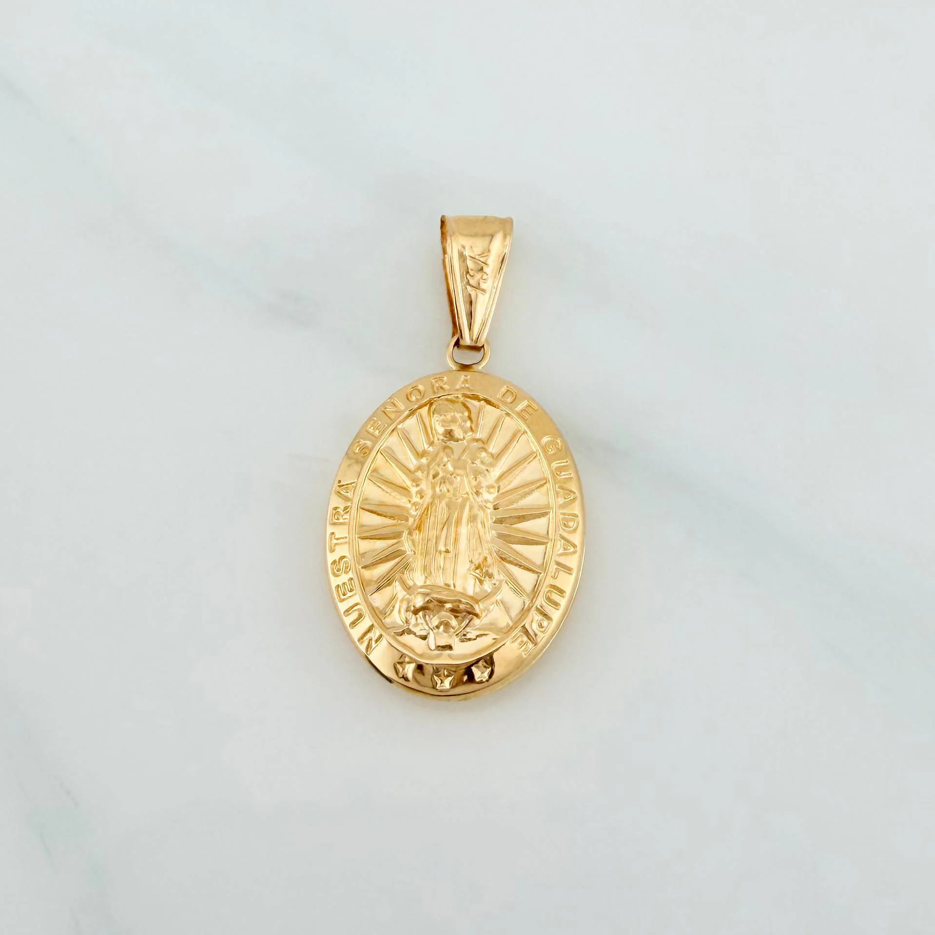 Dije Virgen Guadalupe 1.9 g / 1 1/4 in Oro Amarillo 18K - Image 2