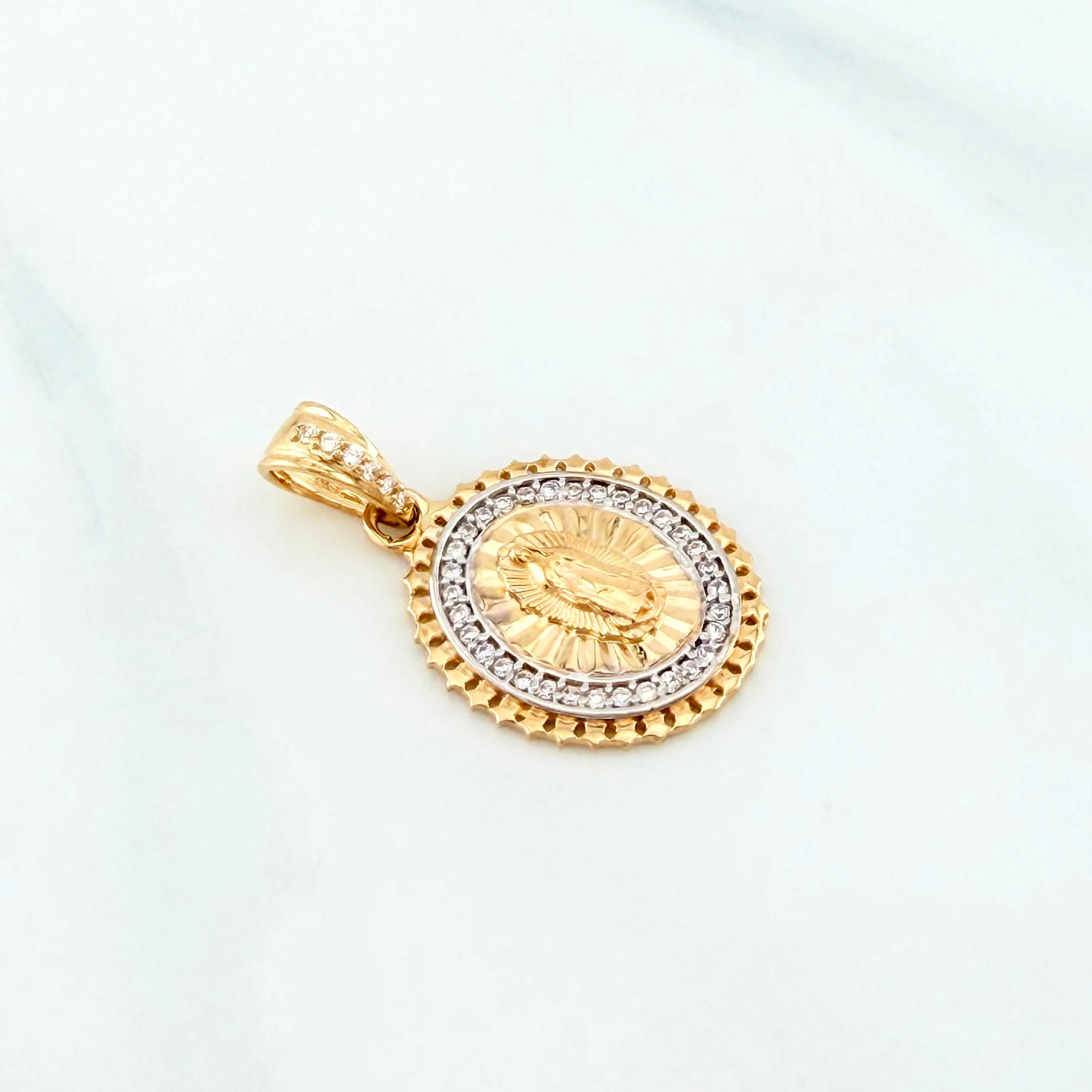 Dije Virgen Guadalupe 2.9 g / 1 in Dos Oros Amarillo Blanco 18K - Image 2