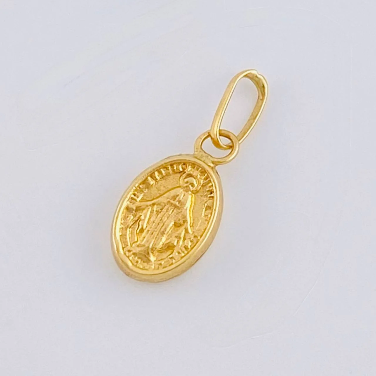 Dije Virgen Milagrosa 0.4 g / 3/4 in Oro Amarillo 18K - Image 3