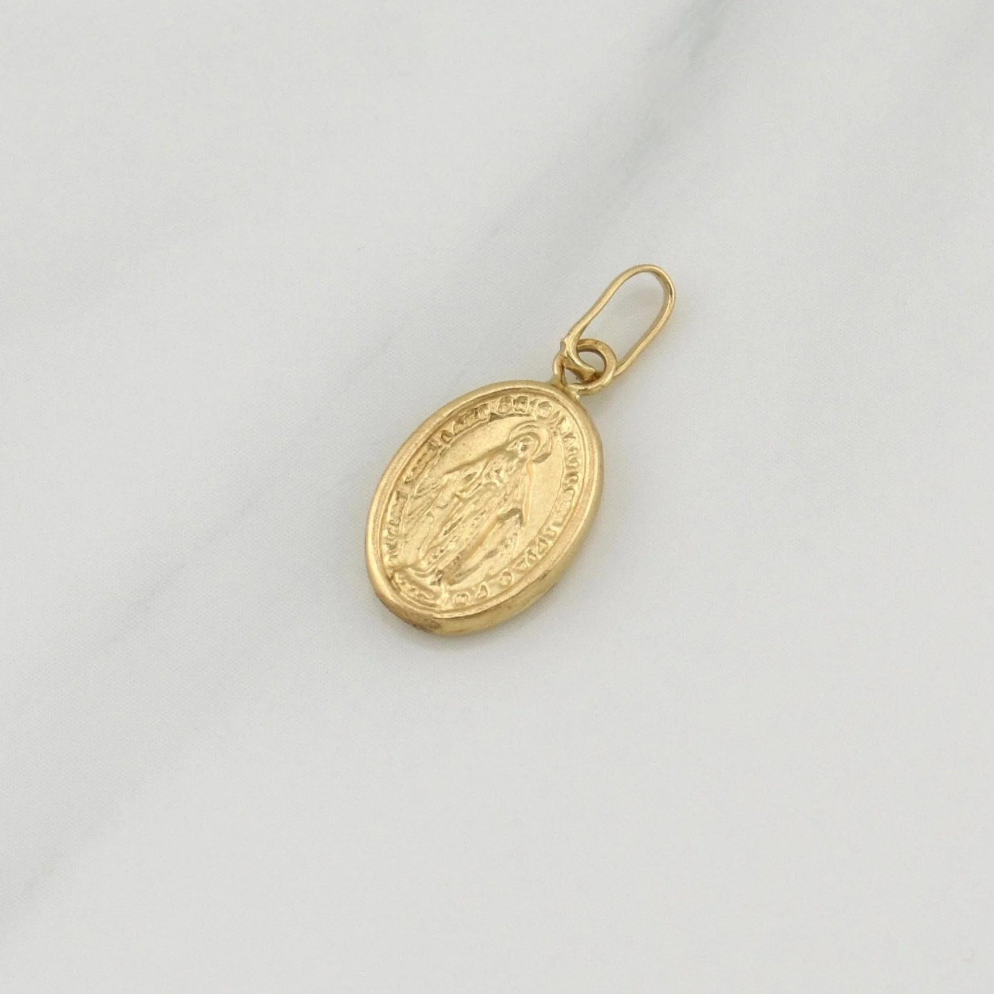 Dije Virgen Milagrosa 0.55 g / 3/4 in Oro Amarillo 18K - Image 4